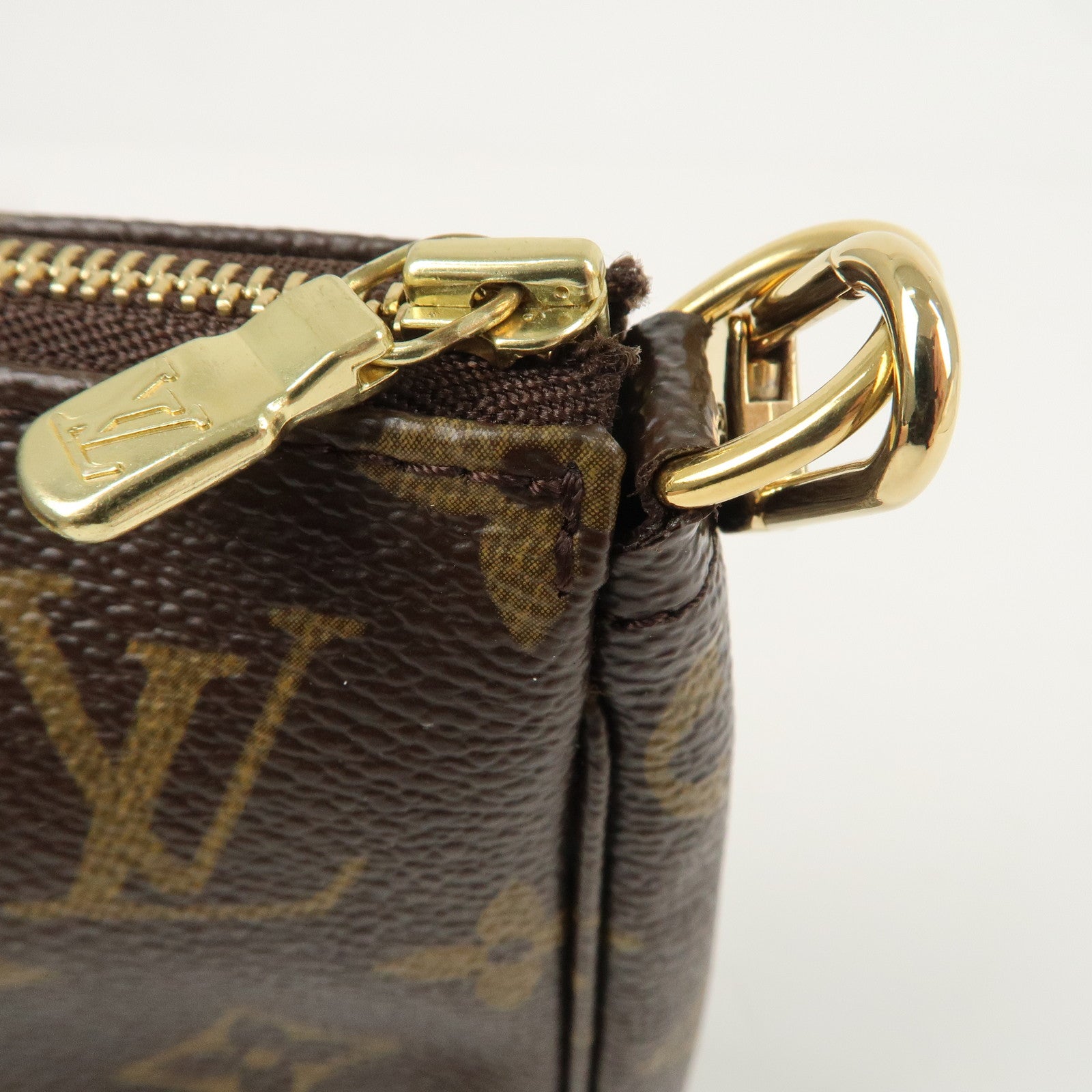 Louis Vuitton Monogram Pochette Accessoires Pouch M51980