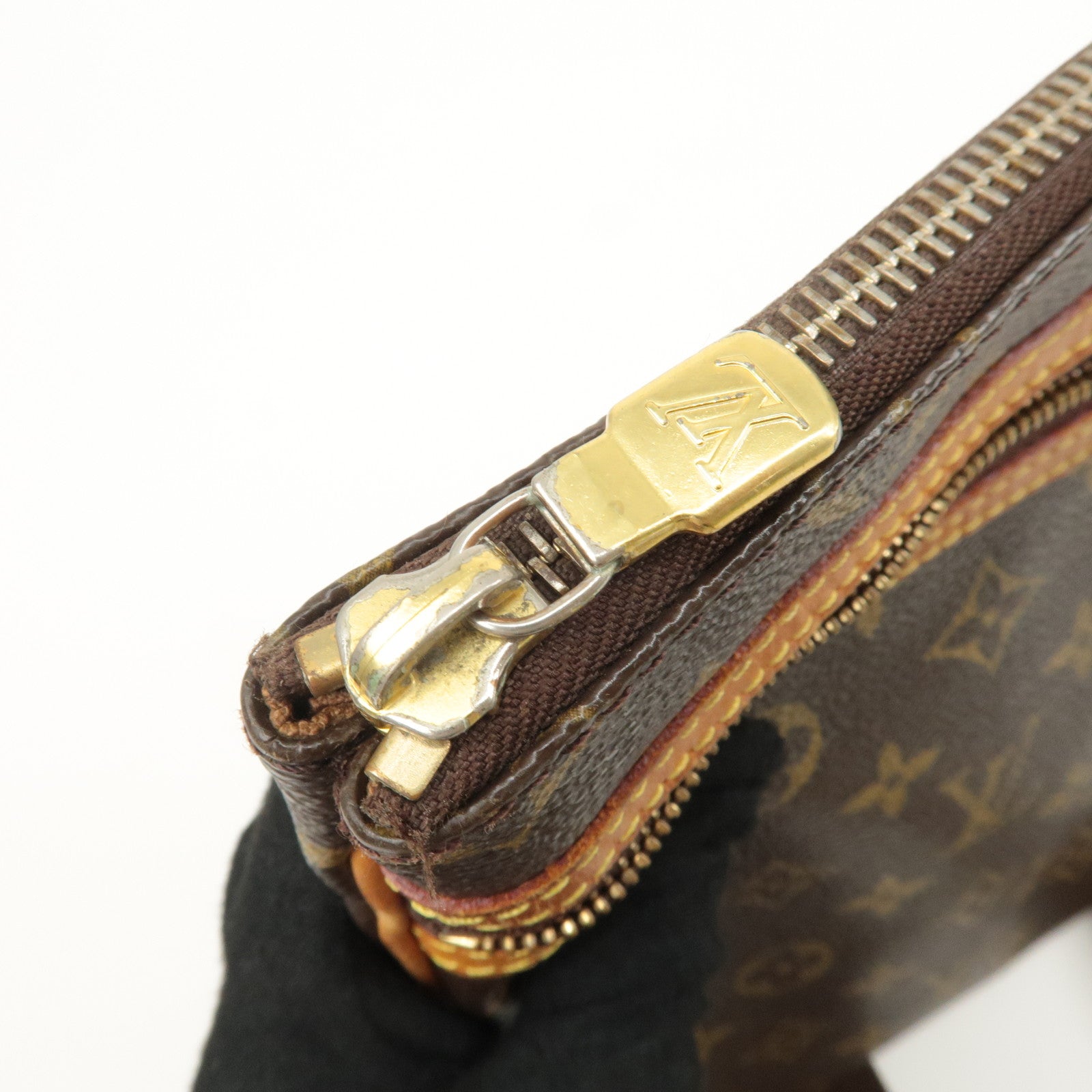 Louis Vuitton Monogram Pochette Bosphore Shoulder Bag M40044