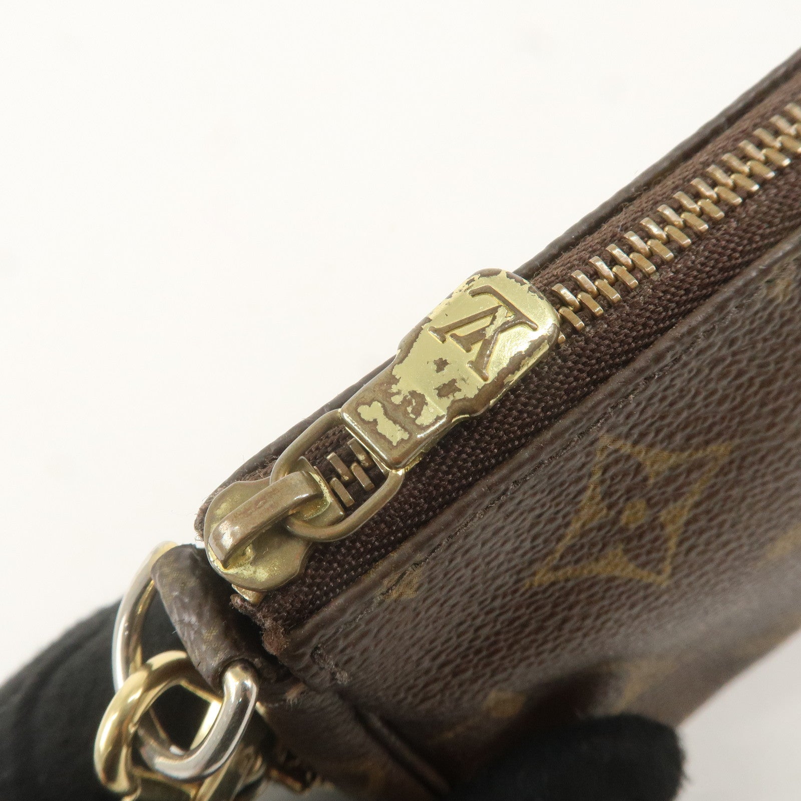 Louis Vuitton Monogram Mini Pochette Accessoires Pouch M58009