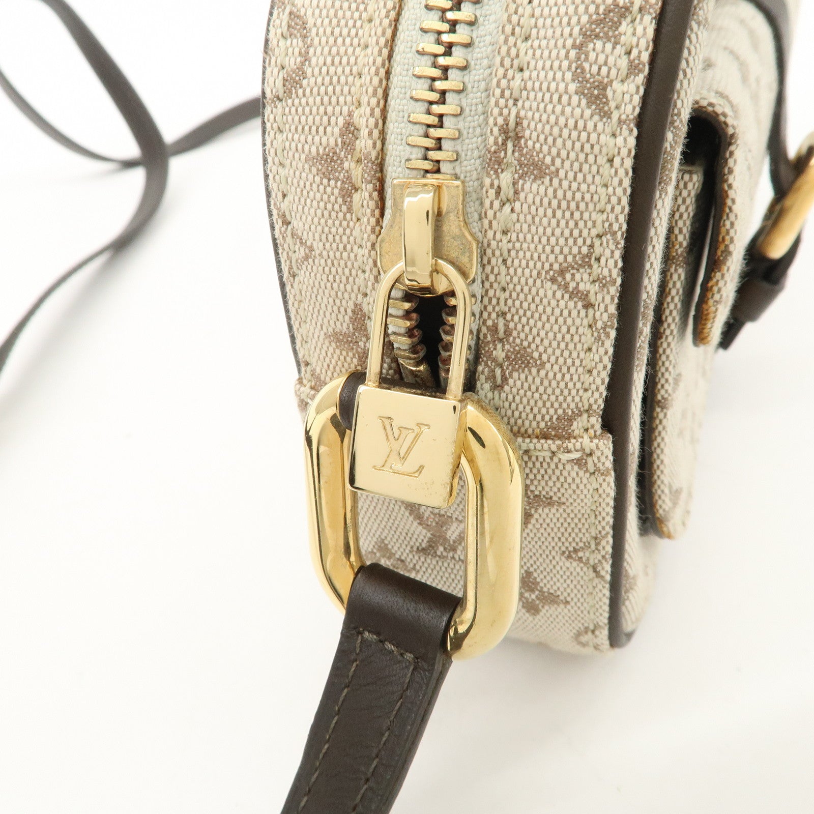 Louis Vuitton Monogram Mini Juliet Crossbody Bag Khaki M92218 Used