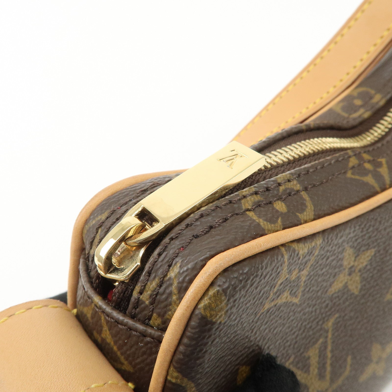 Louis Vuitton Monogram Pochette Croissant Shoulder Bag M51510