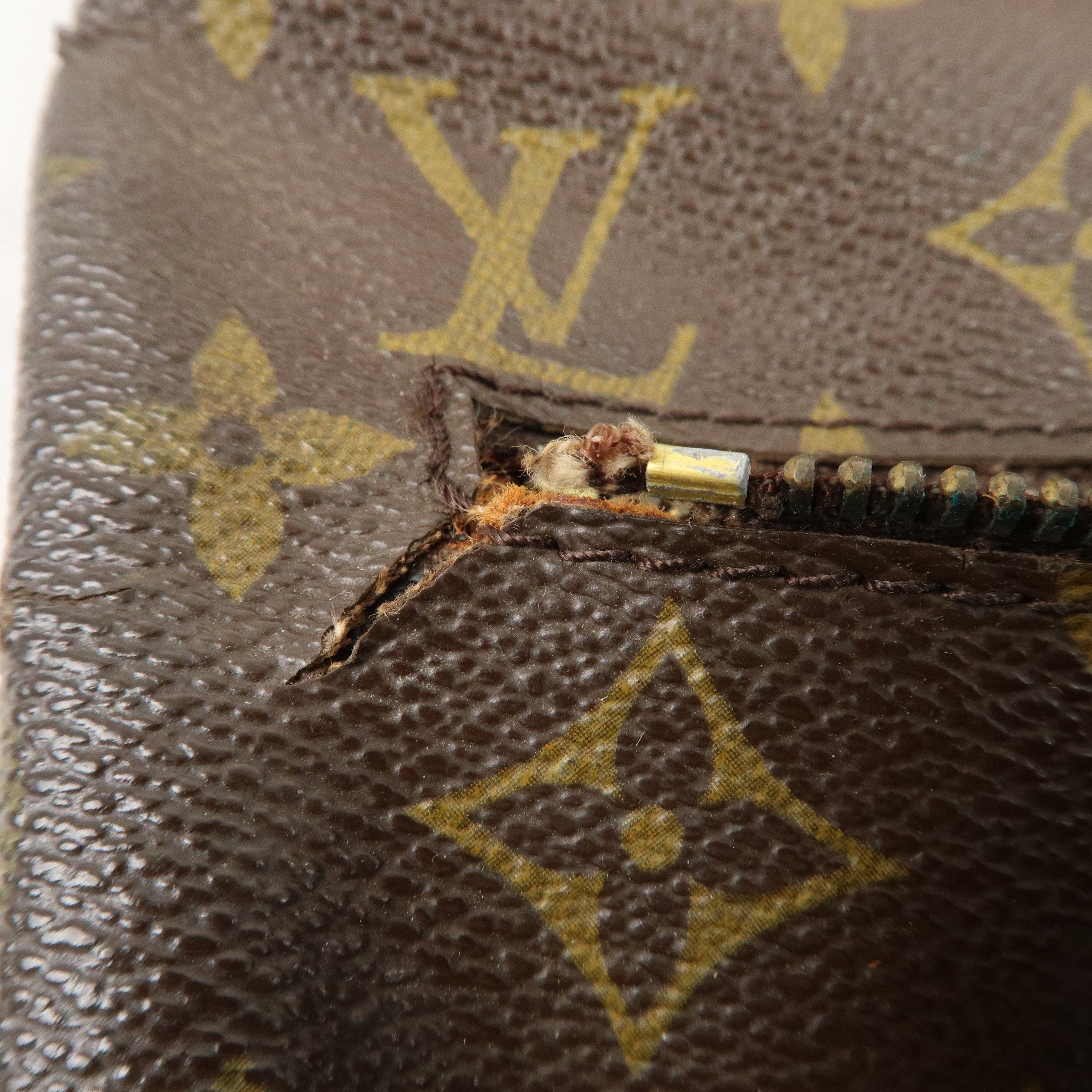 Louis Vuitton Monogram Pochette Pliante Clutch Bag M51805