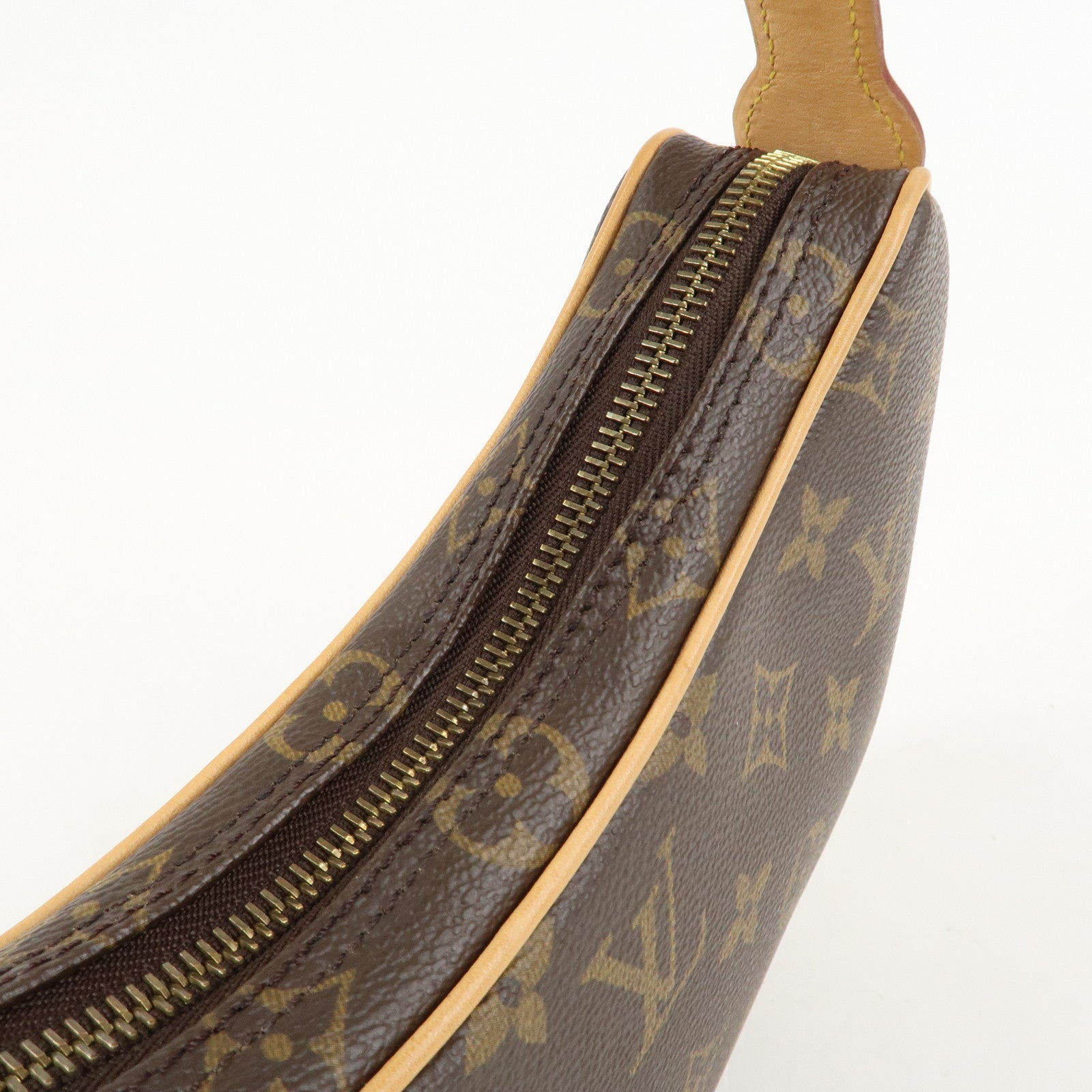 Louis Vuitton Monogram Pochette Croissant Shoulder Bag M51510