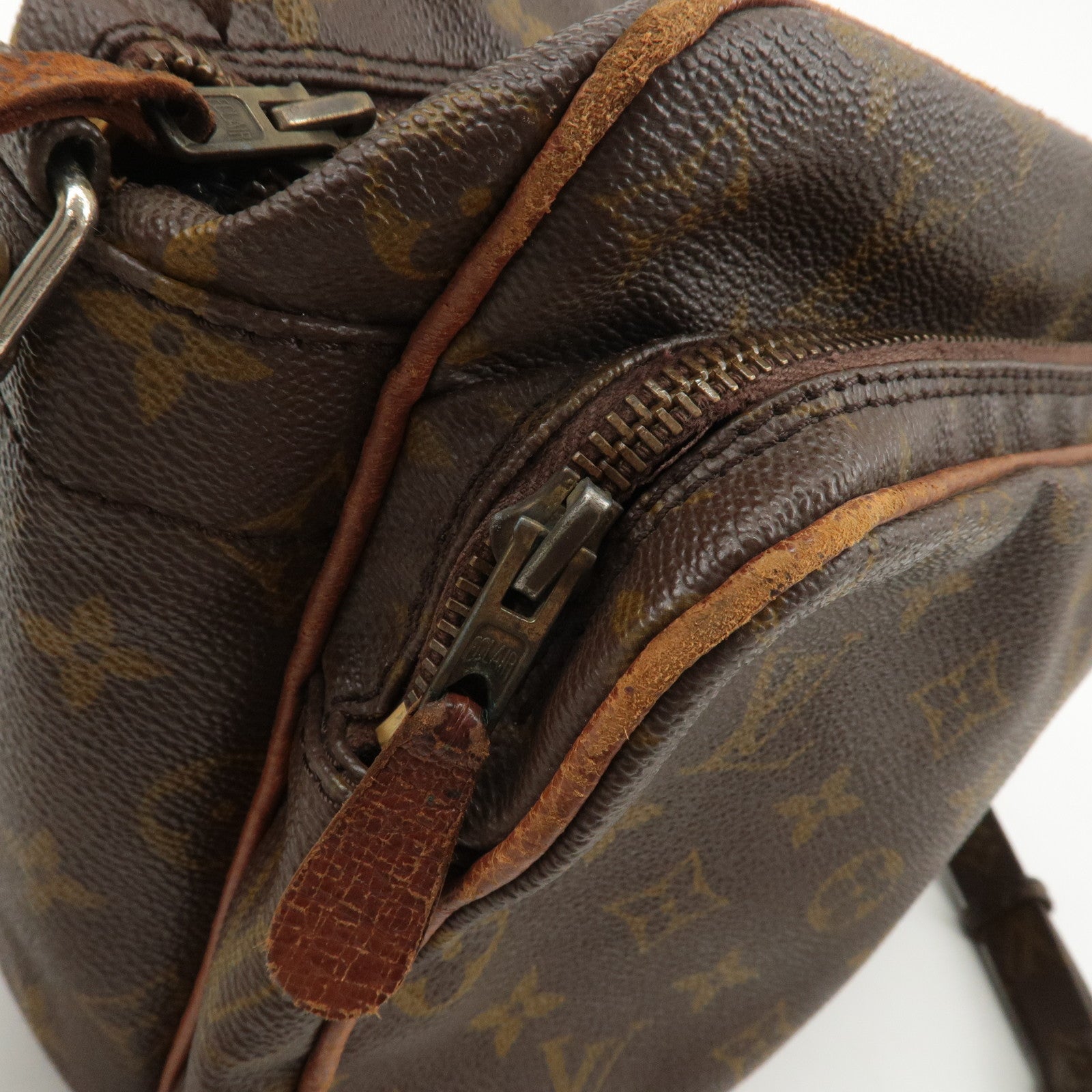 Louis Vuitton Monogram Nail Shoulder Bag Old Model Brown