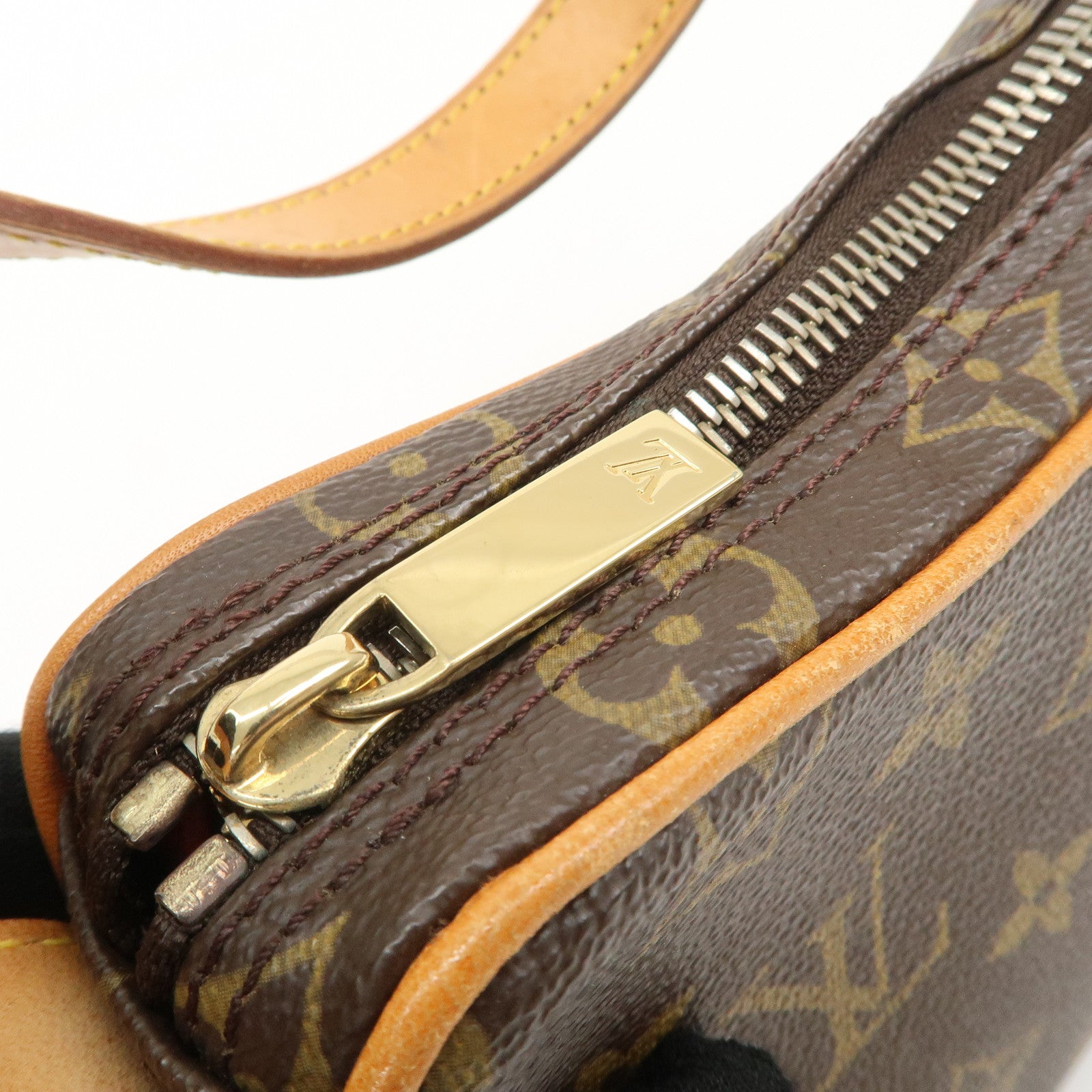 Louis Vuitton Monogram Pochette Croissant Shoulder Bag M51510