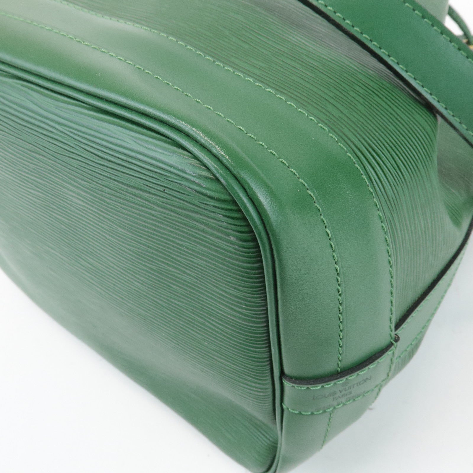 Louis Vuitton Epi Petit Noe Leather Shoulder Bag Borneo Green M44104