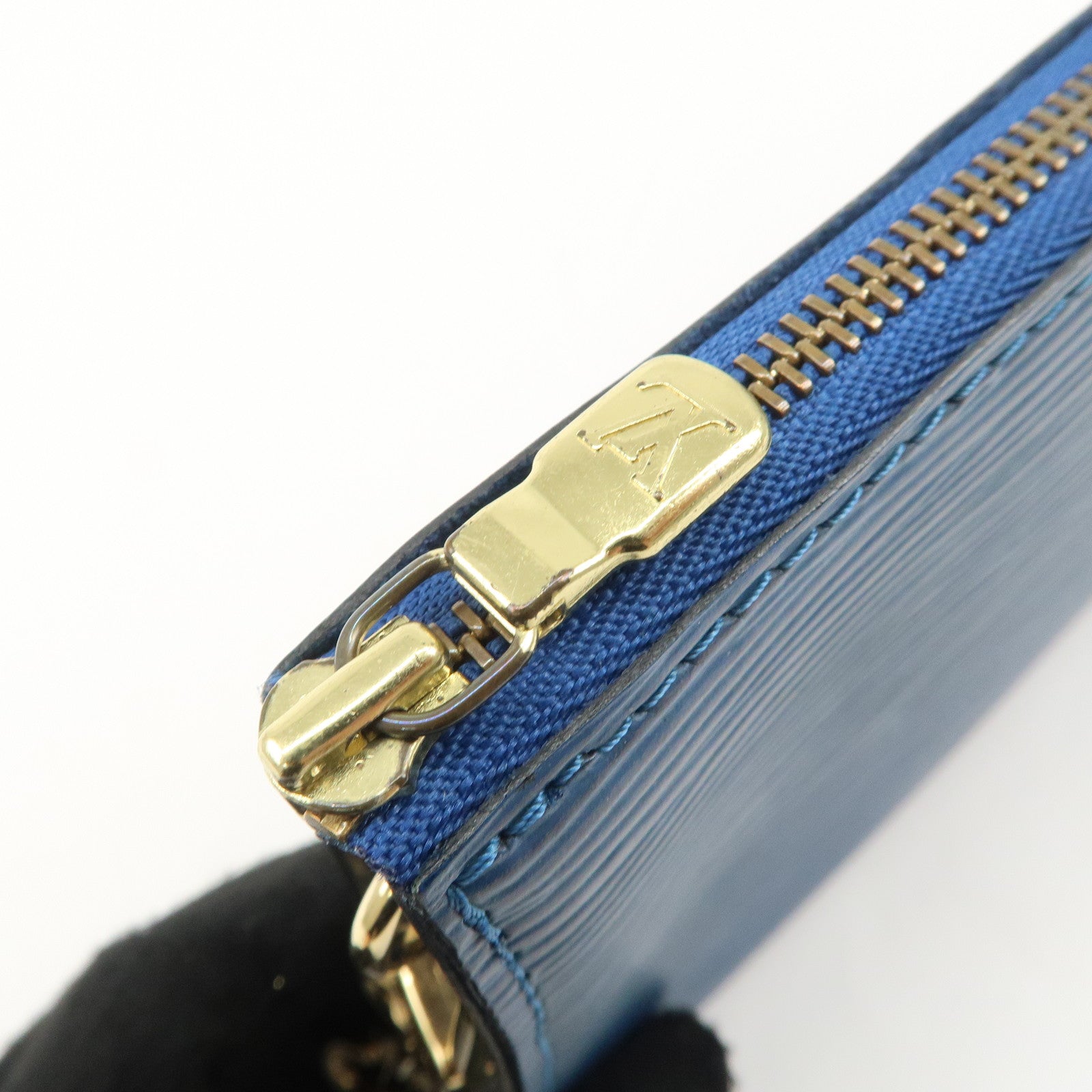 Louis Vuitton Epi Pochette Accessoires Hand Bag Toledo Blue M52947