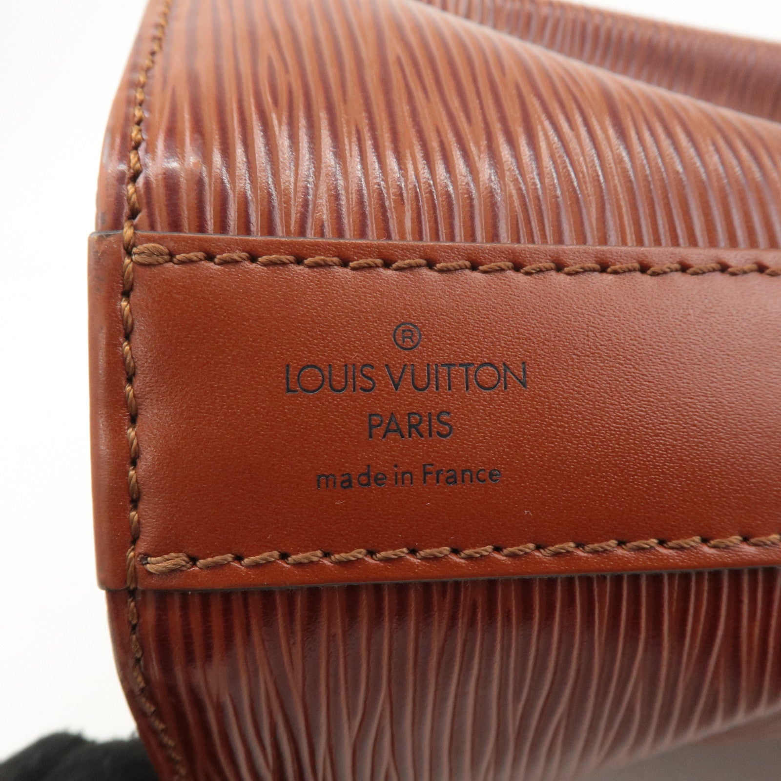 Louis Vuitton Epi Sac D
epaule PM Bucket Bag Kenya Brown M80203