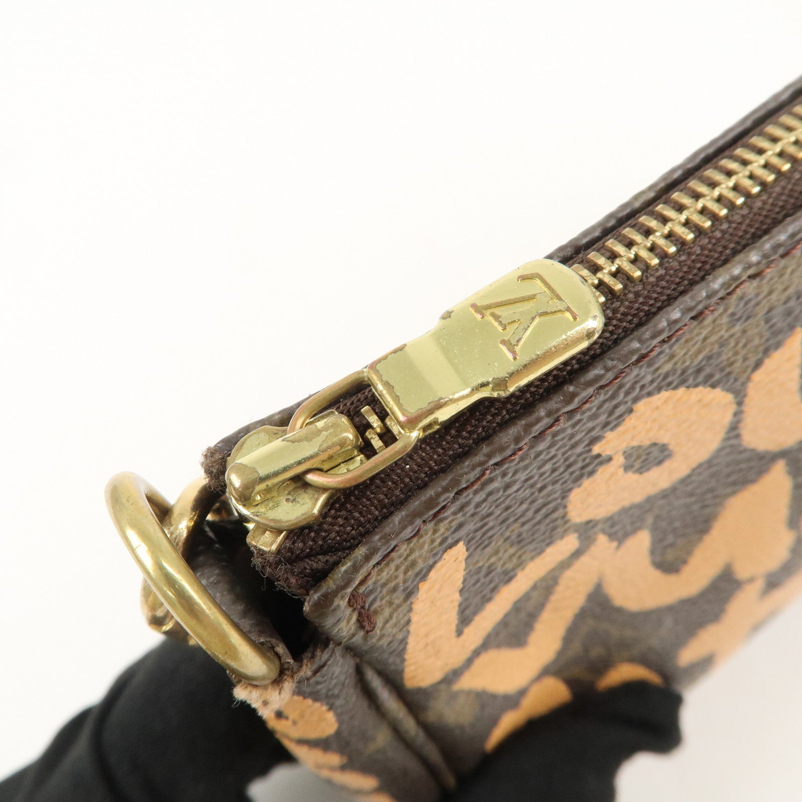 Louis Vuitton Monogram Graffiti Pochette Accessoires M92193