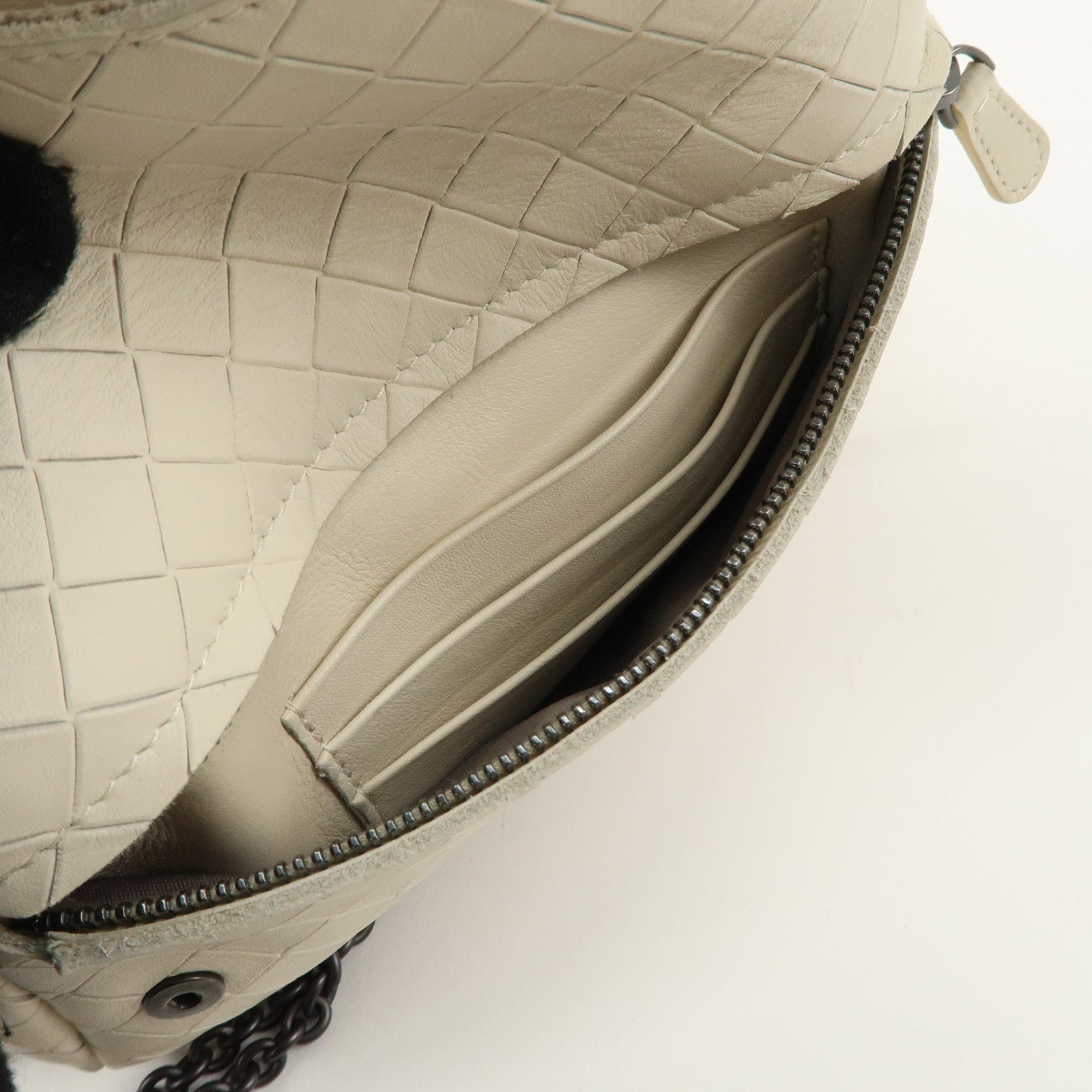 BOTTEGA VENETA Intreccio Mirage Leather Shoulder Bag White