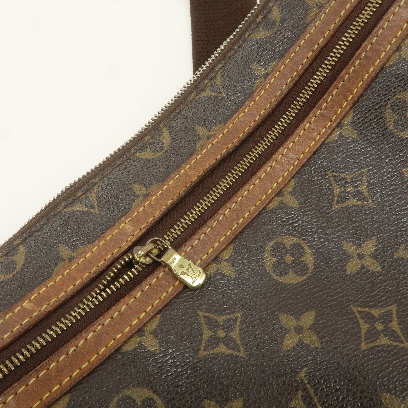 Louis Vuitton Monogram Pochette Bosphore Shoulder Bag M40044