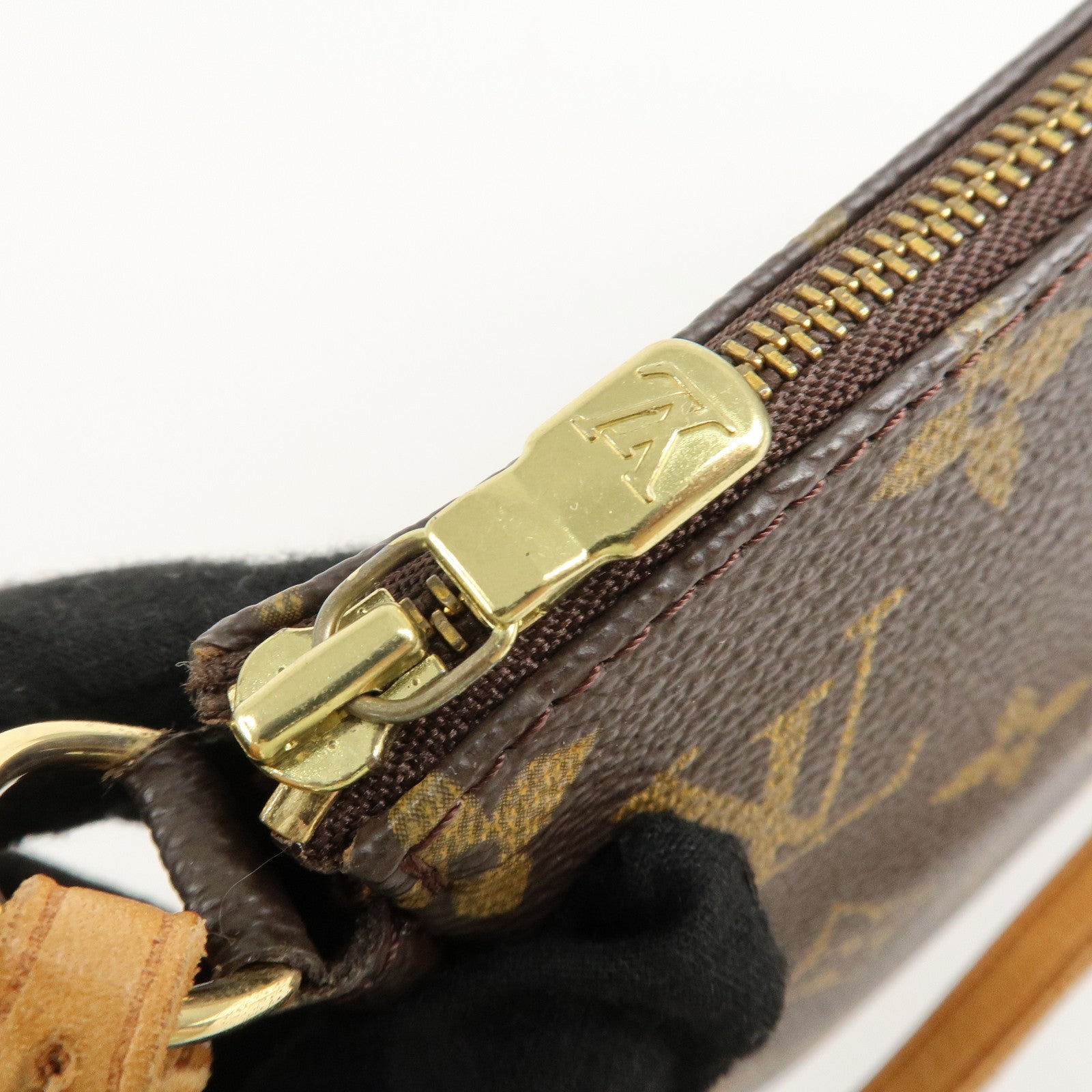 Louis Vuitton Monogram Pochette Accessoires Pouch M51980