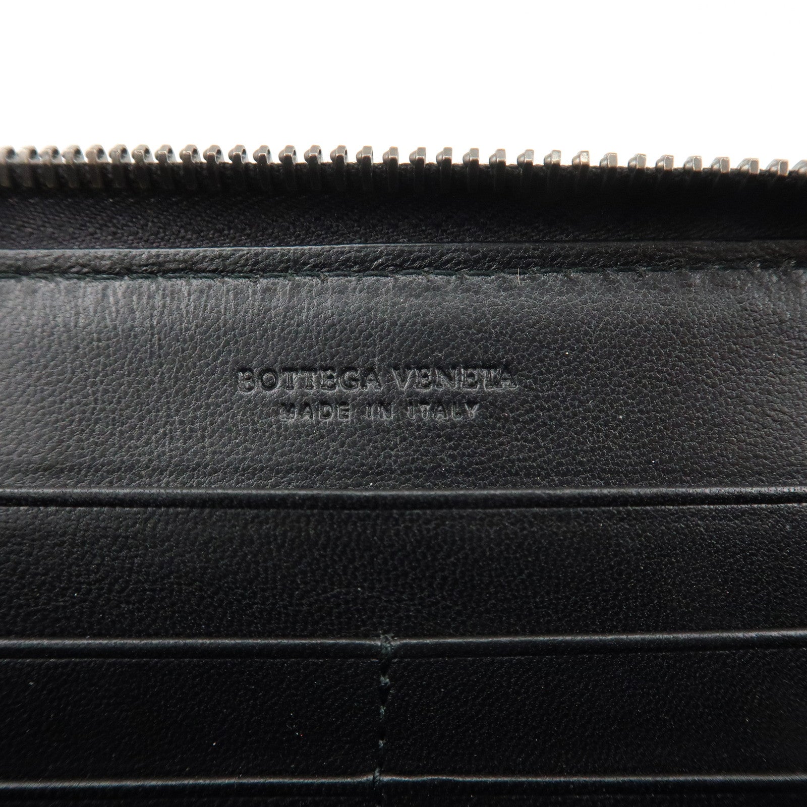 BOTTEGA VENETA Intrecciato Leather Round Zipper Long Wallet 114076