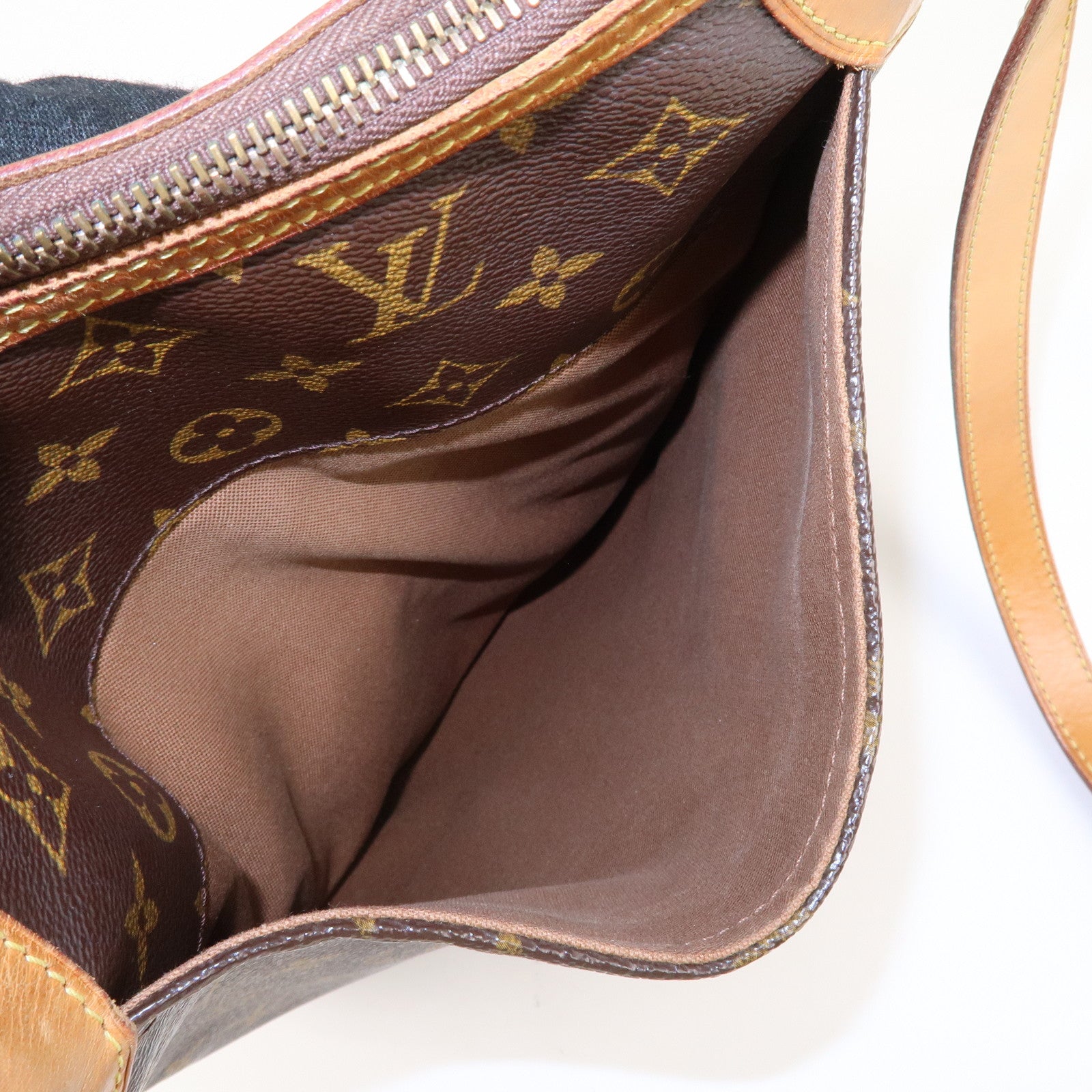 Louis Vuitton Monogram Odeon MM Crossbody Shoulder Bag M56389