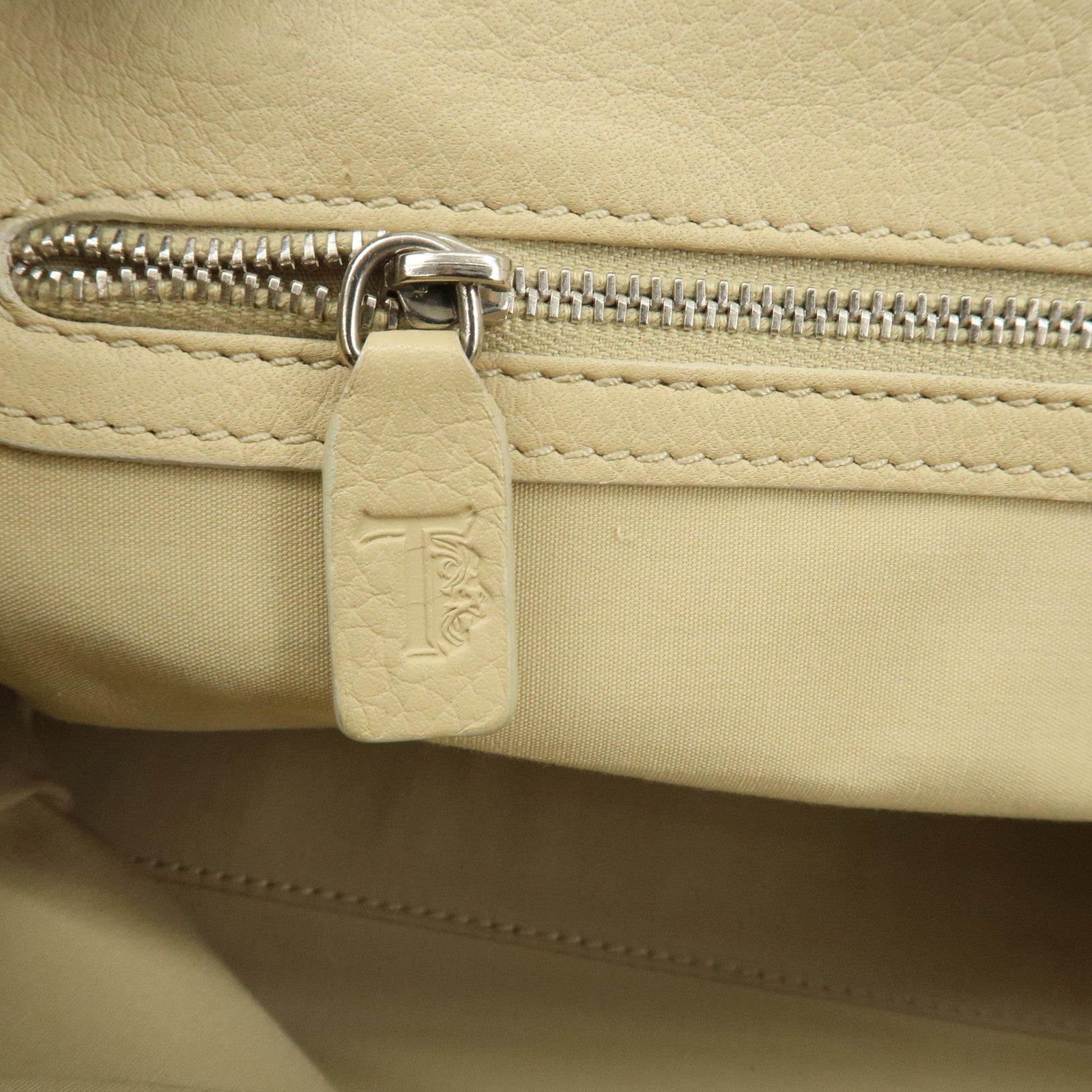 TOD
S Logo Leather Tote Bag Hand Bag Beige Cream