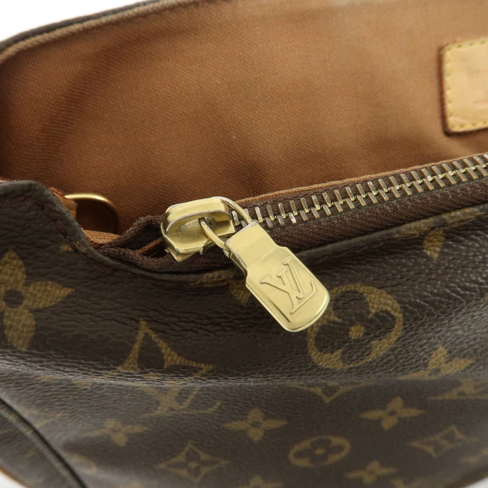 Louis Vuitton Monogram Messenger MM Beaubourg Crossbody Bag M97038 Used