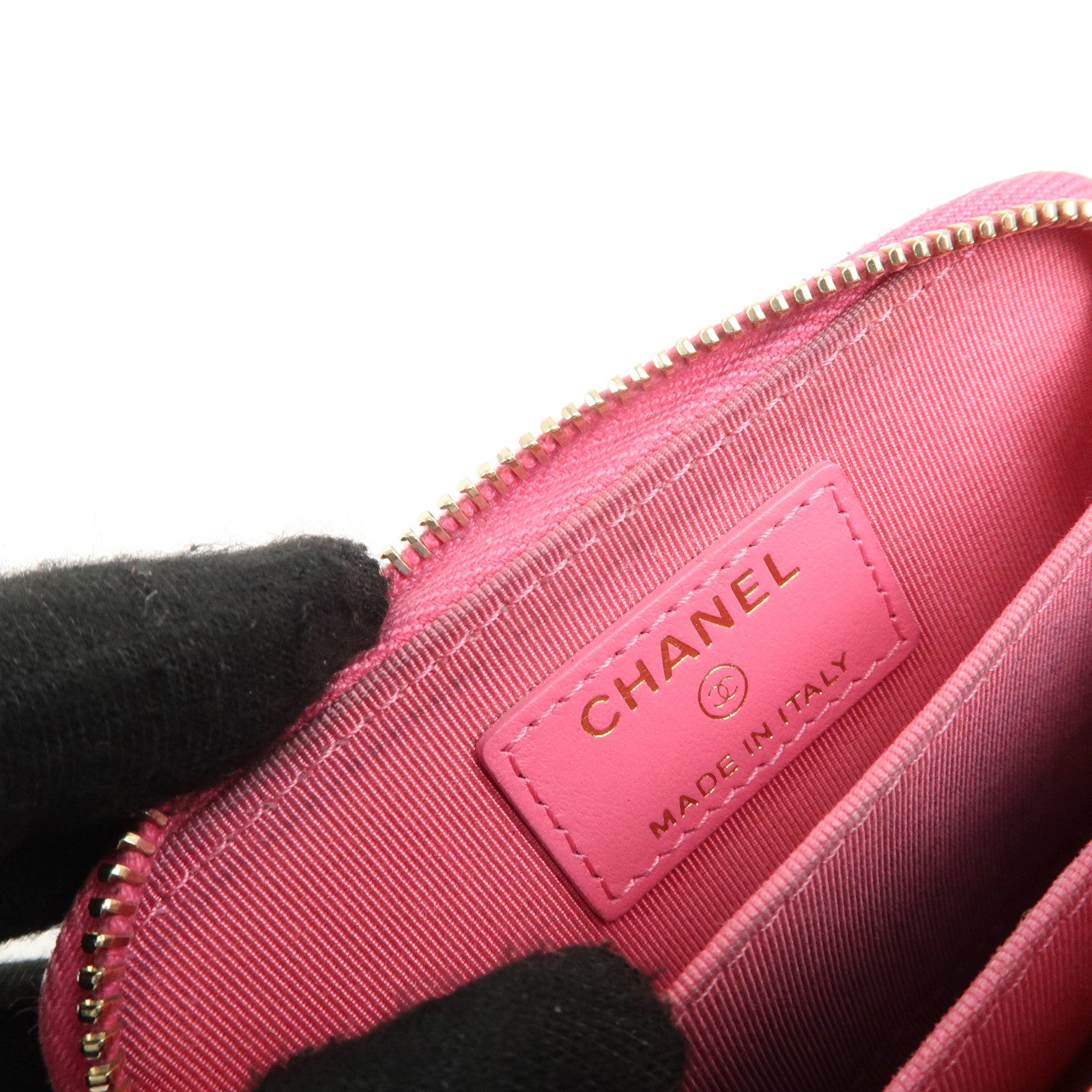 CHANEL Matelasse Caviar Skin Round Zippy Coin Case Pink A84511