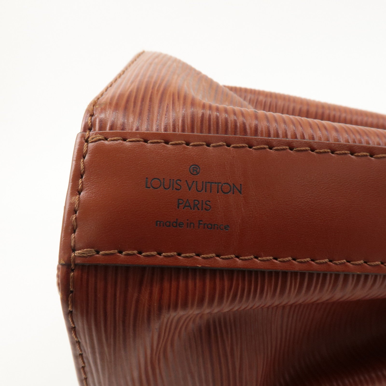 Louis Vuitton Epi Sac D
epaule PM Bucket Bag Kenya Brown M80203