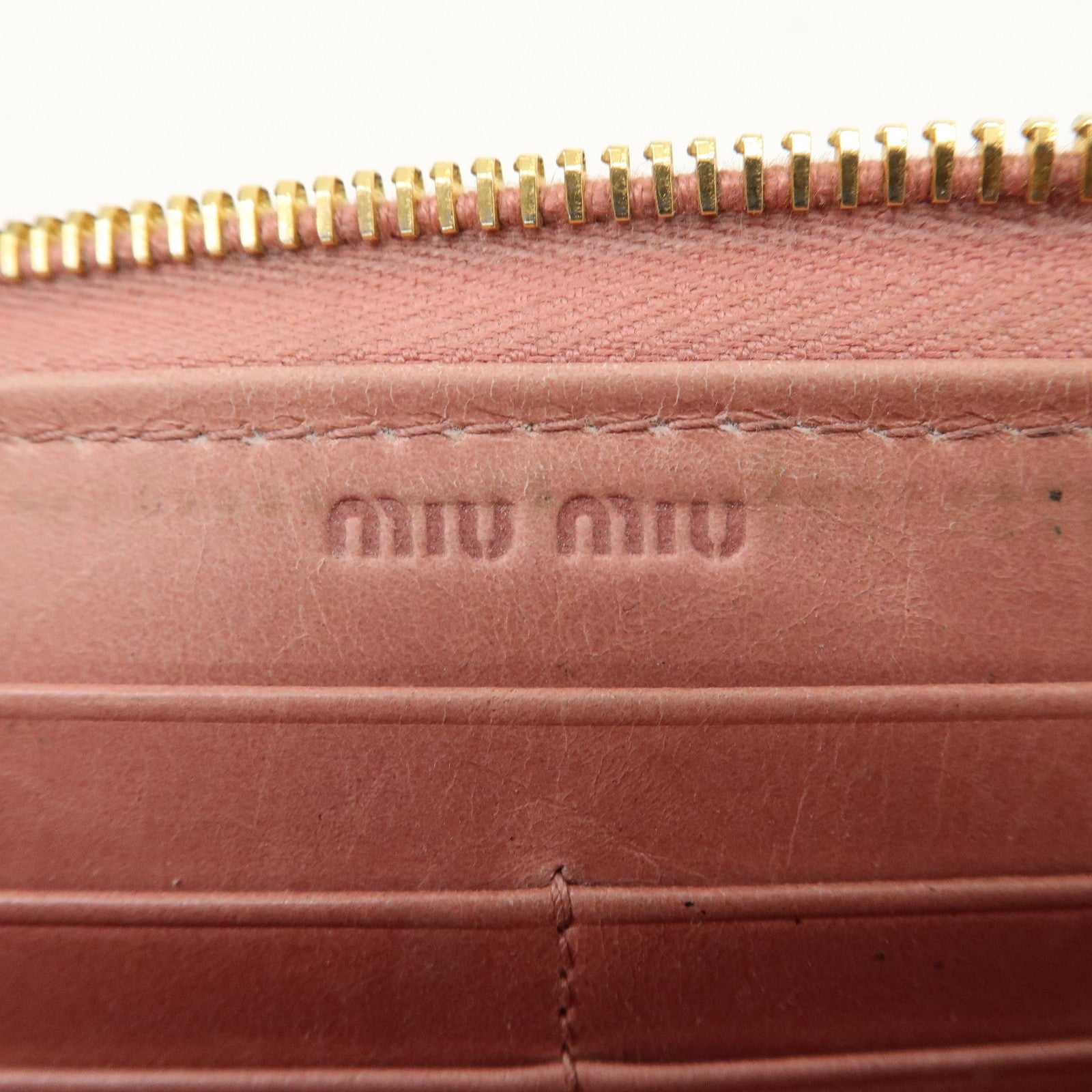 MIU MIU Matelasse Leather Round Zippy Long Wallet Pink 5ML506 Used