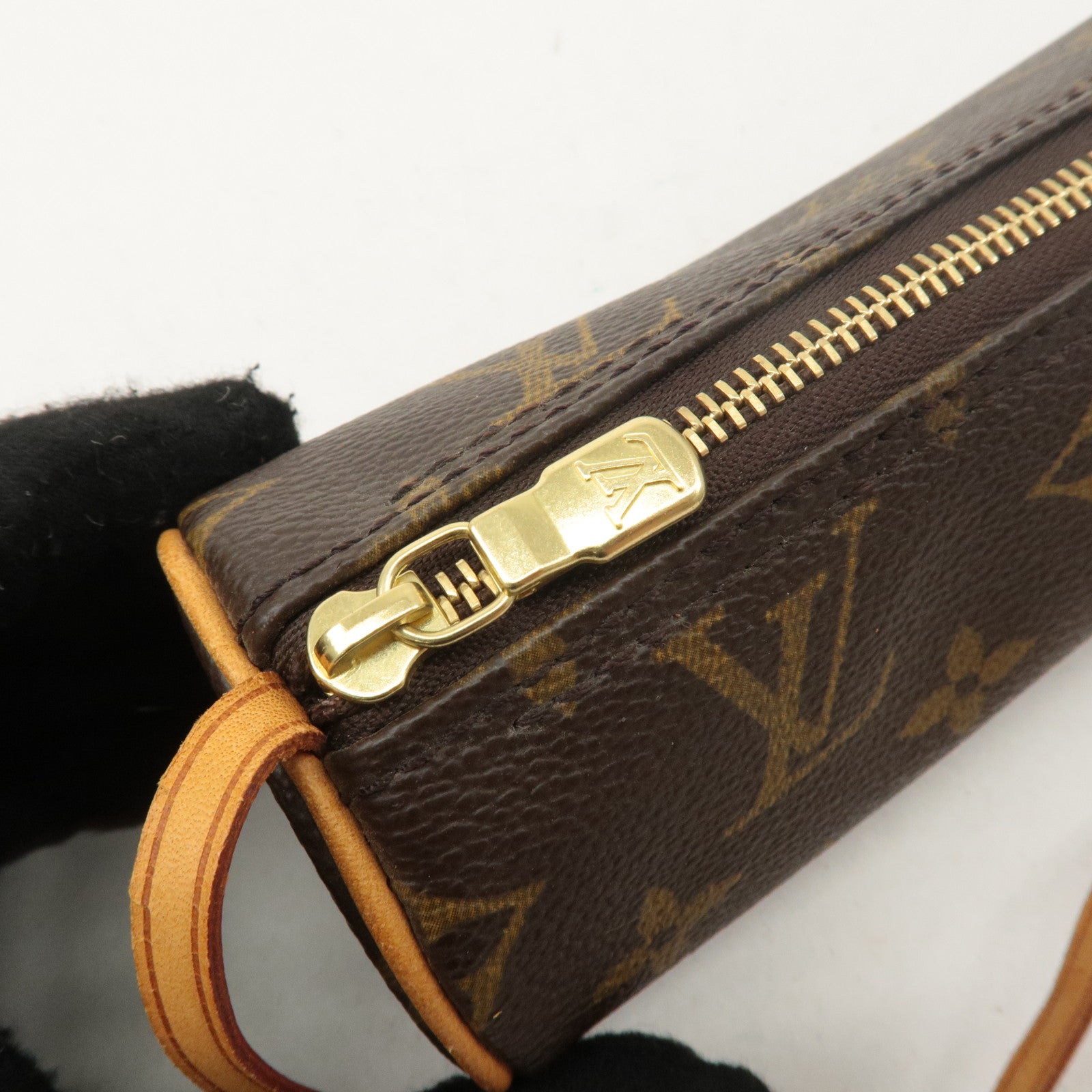 Louis Vuitton Monogram Papillon 30 Hand Bag 
Pouch Brown M51385