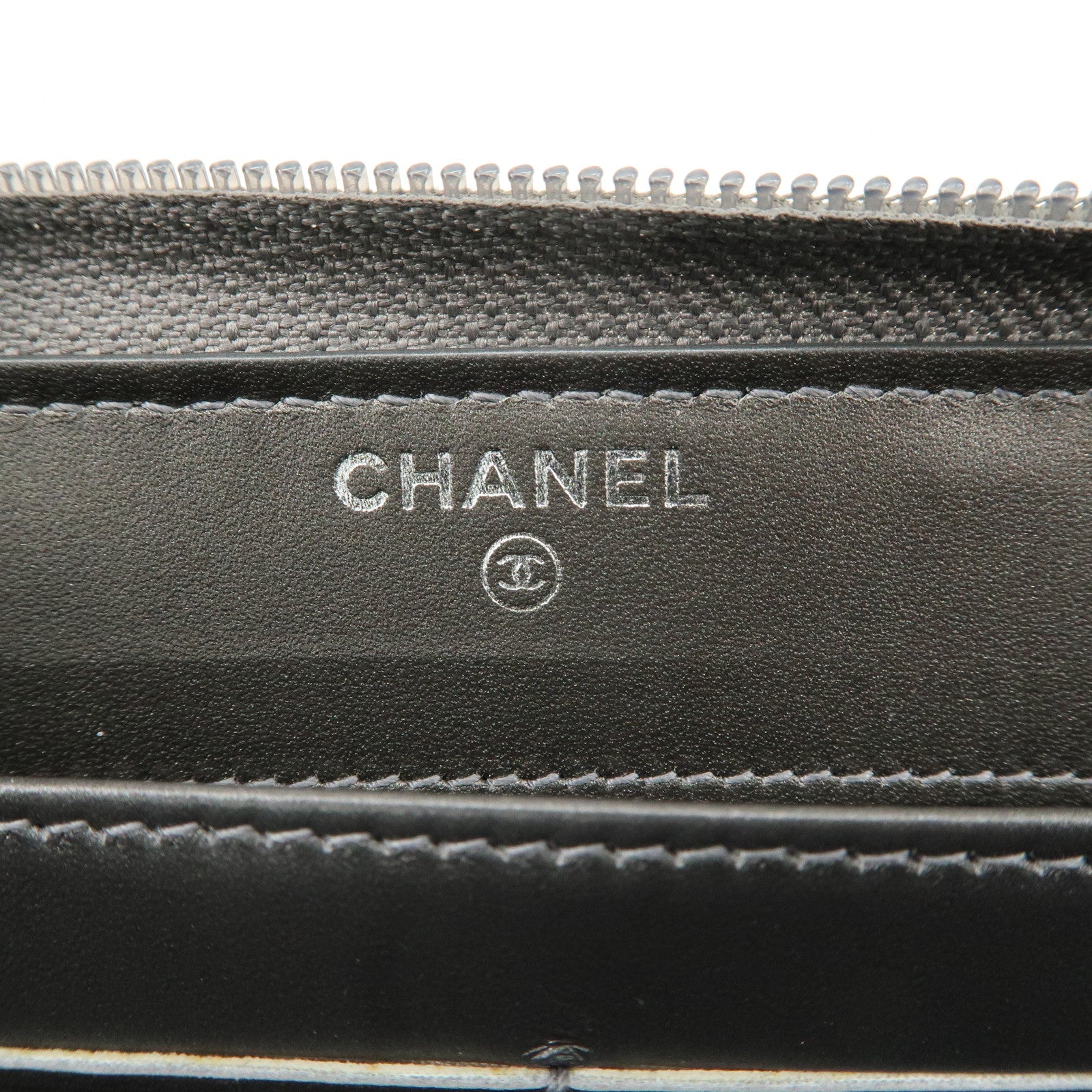 CHANEL Matelasse Glitter Lambskin Round Zipper Long Wallet