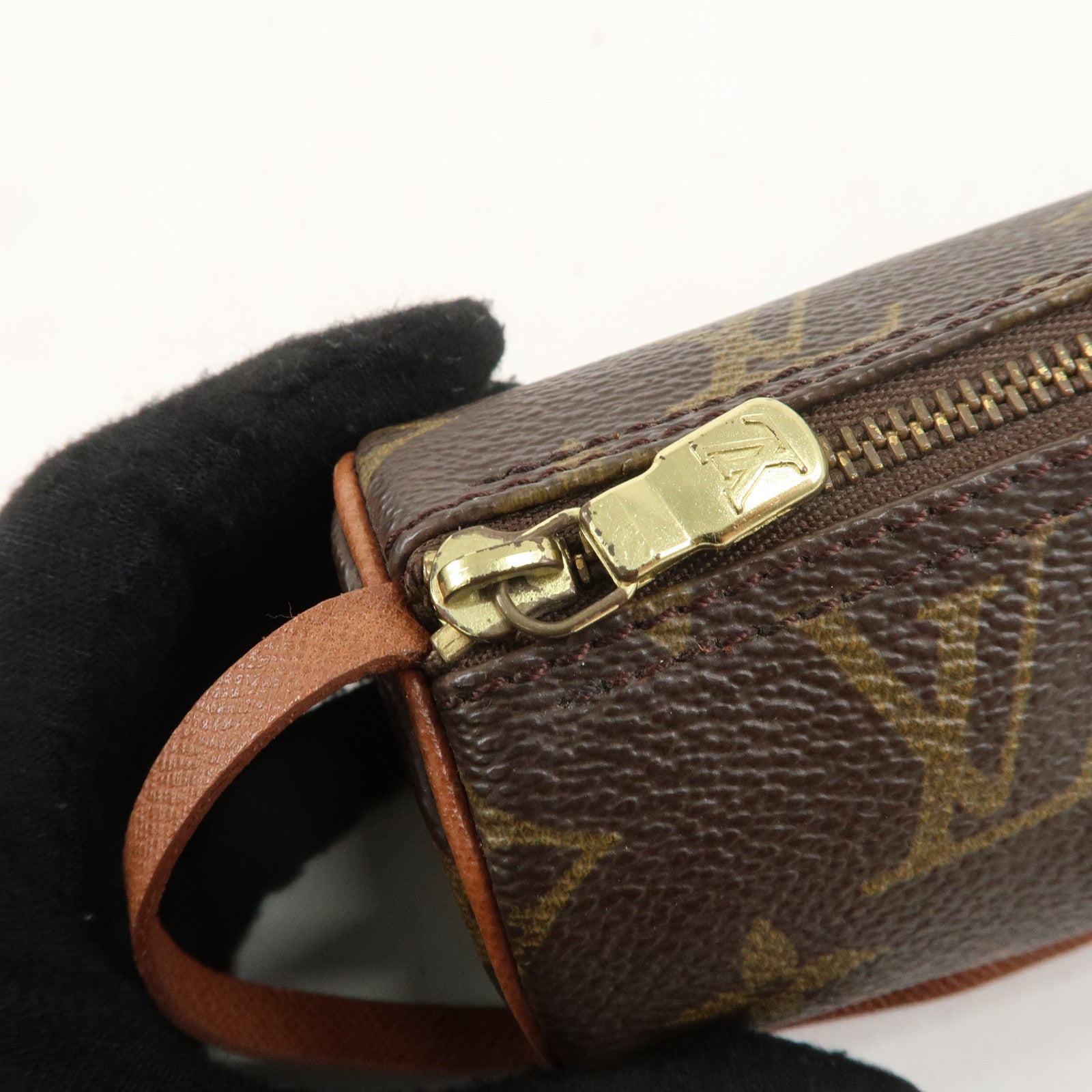 Louis Vuitton Monogram Papillon 30 Hand Bag 
Pouch Brown M51365