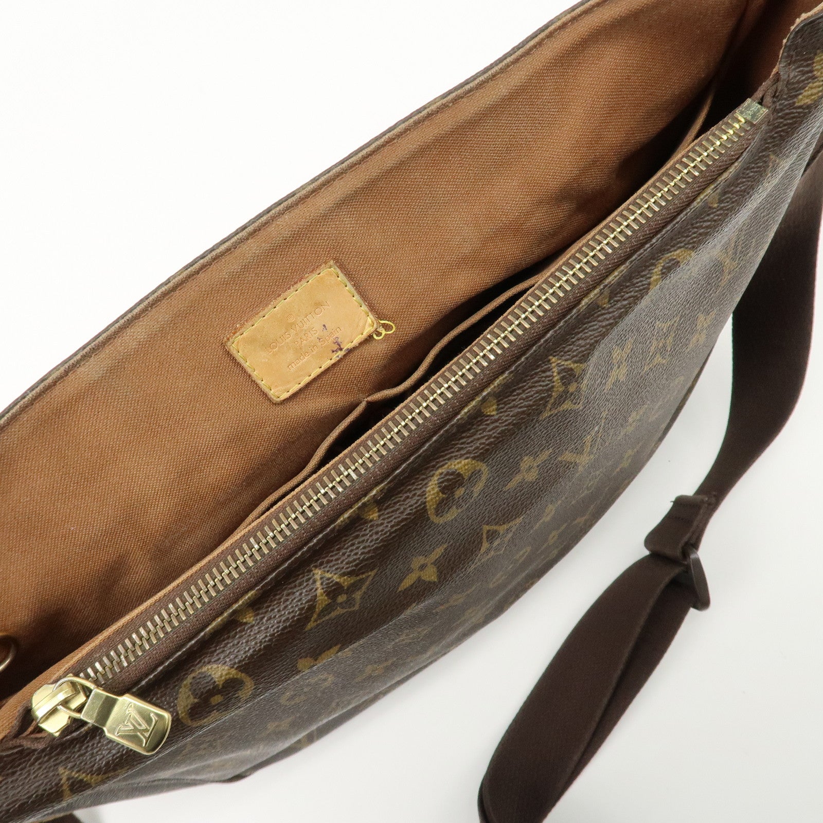 Louis Vuitton Monogram Messenger MM Beaubourg Crossbody Bag M97038 Used