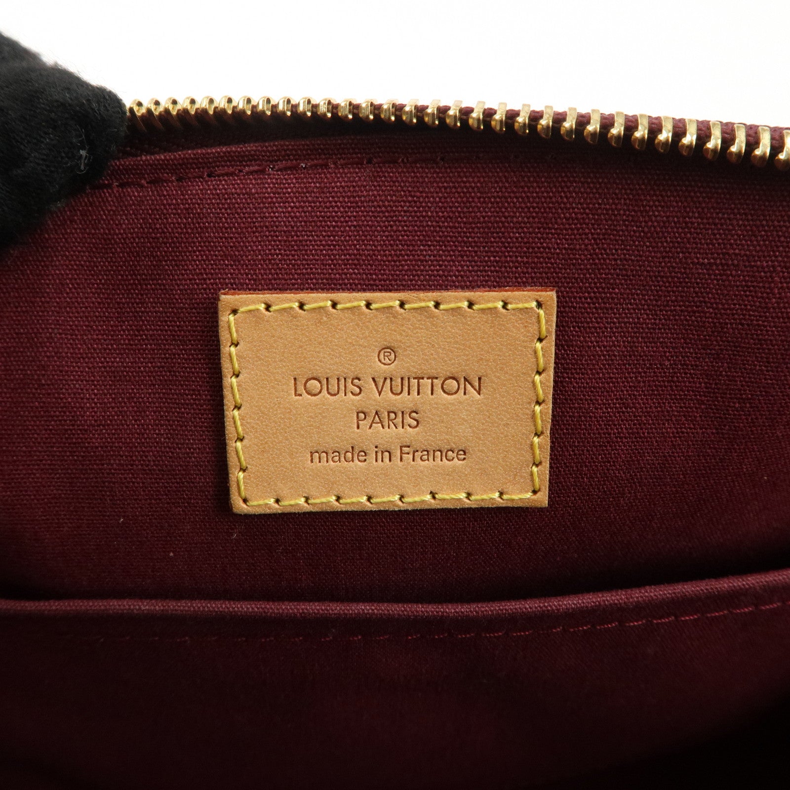 Louis Vuitton Monogram Vernis Sherwood PM Rouge Forvist M91492