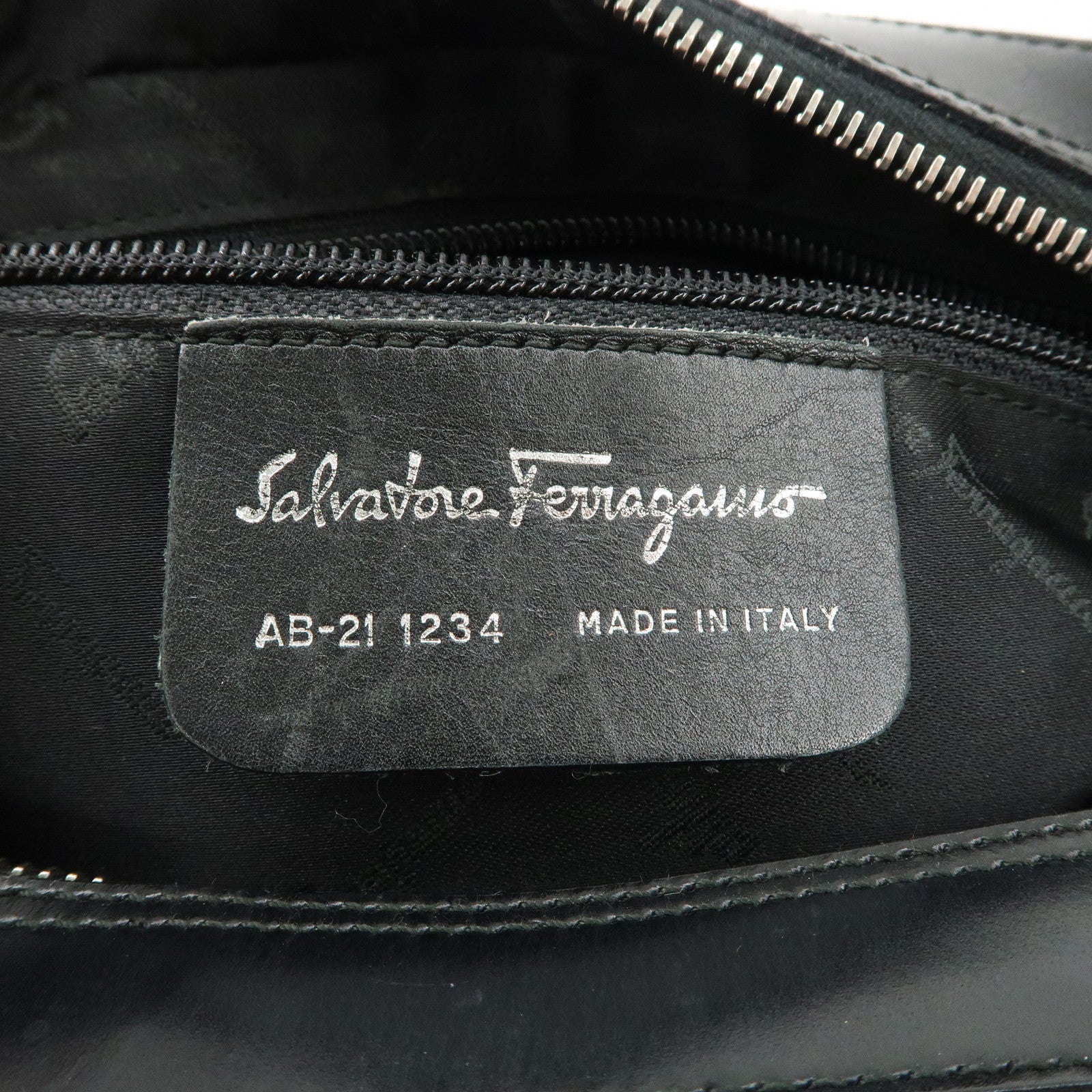 Ferragamo Gancini Shoulder Bag Hand Bag Black AB-21 1234 Used