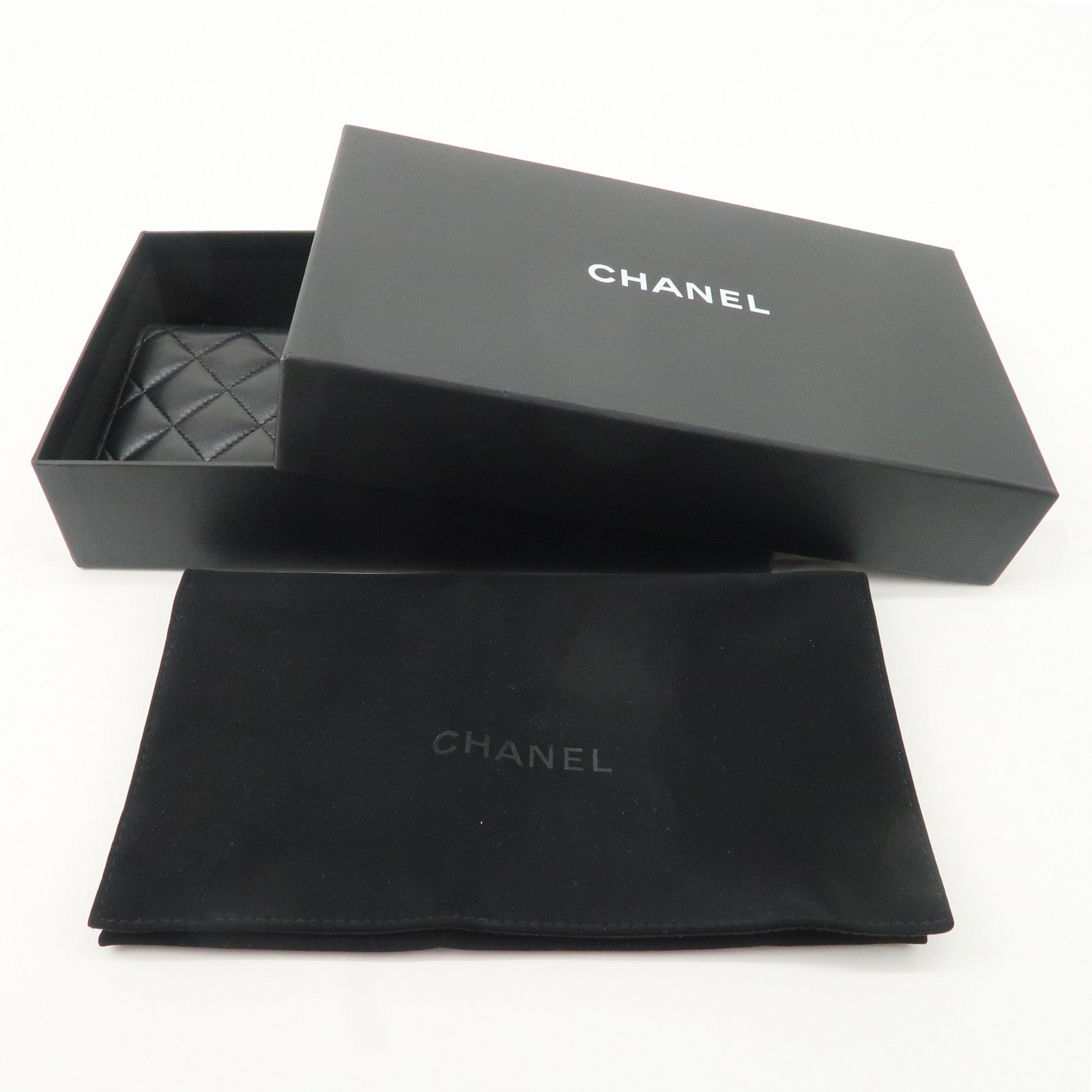 CHANEL Matelasse Timeless Classic Lamb Skin Bi-fold Wallet Used