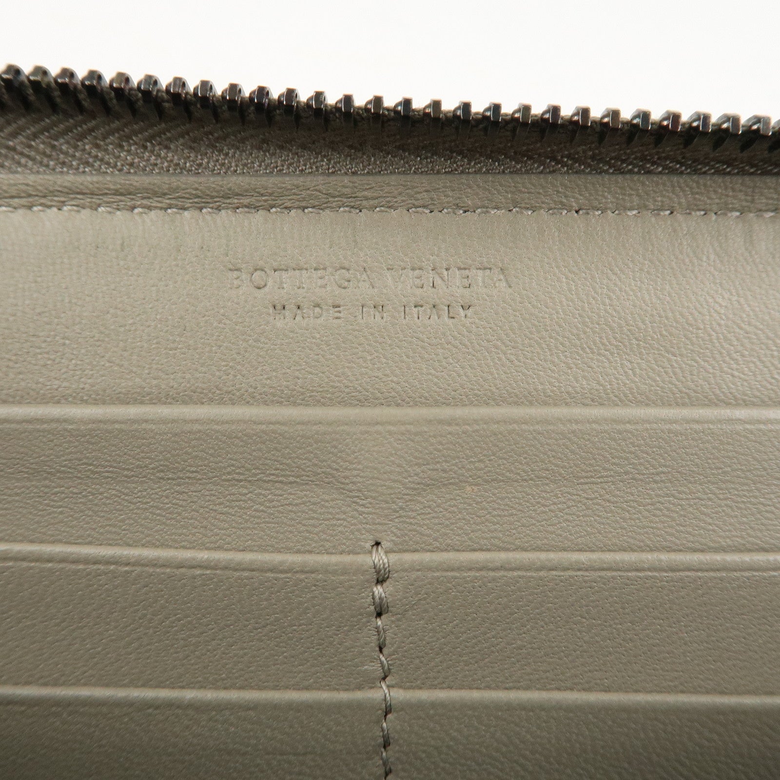 BOTTEGA VENETA Intrecciato Leather Round Zipper Long Wallet Gray