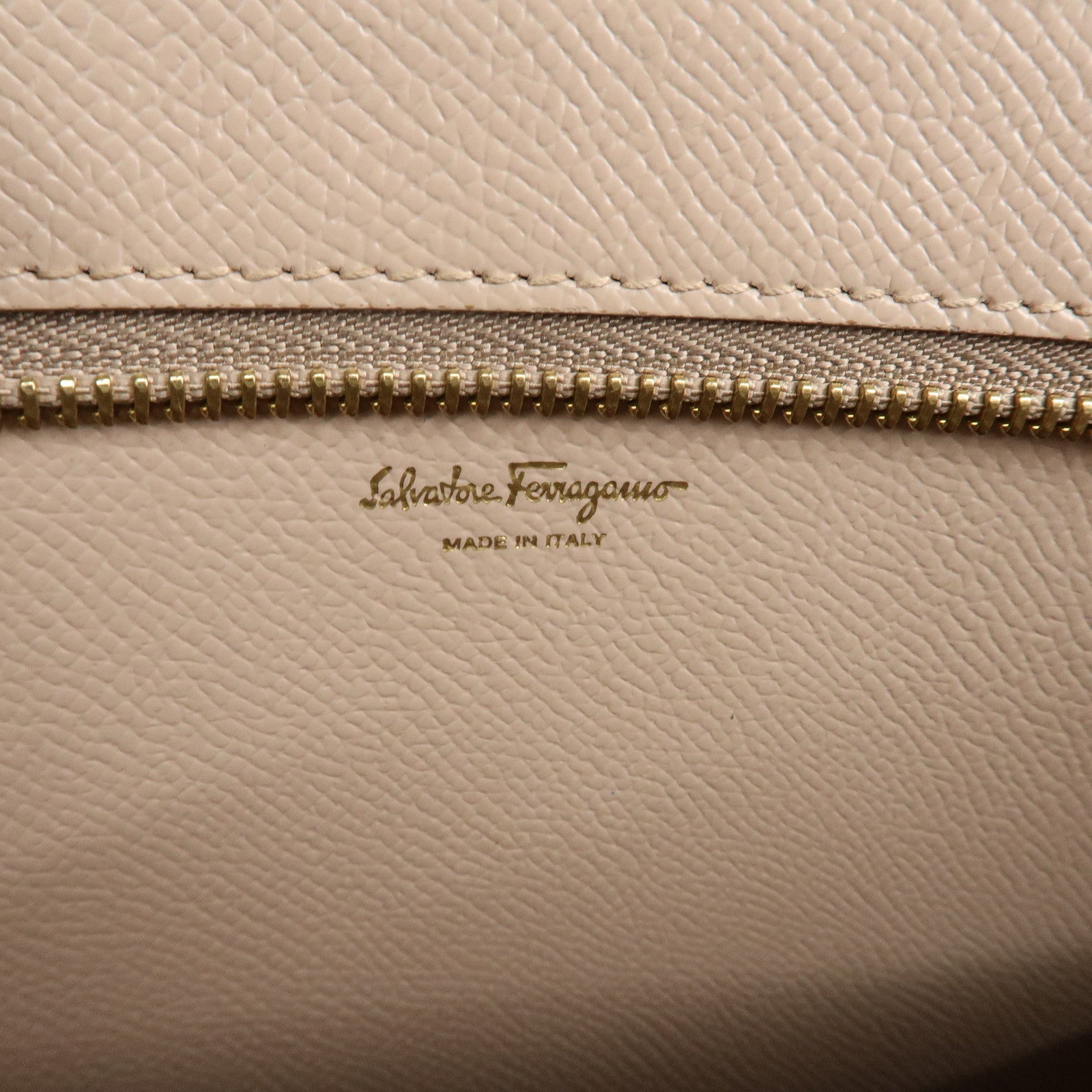 Ferragamo Leather Tote Bag Pink Beige AU-21/1082 Used