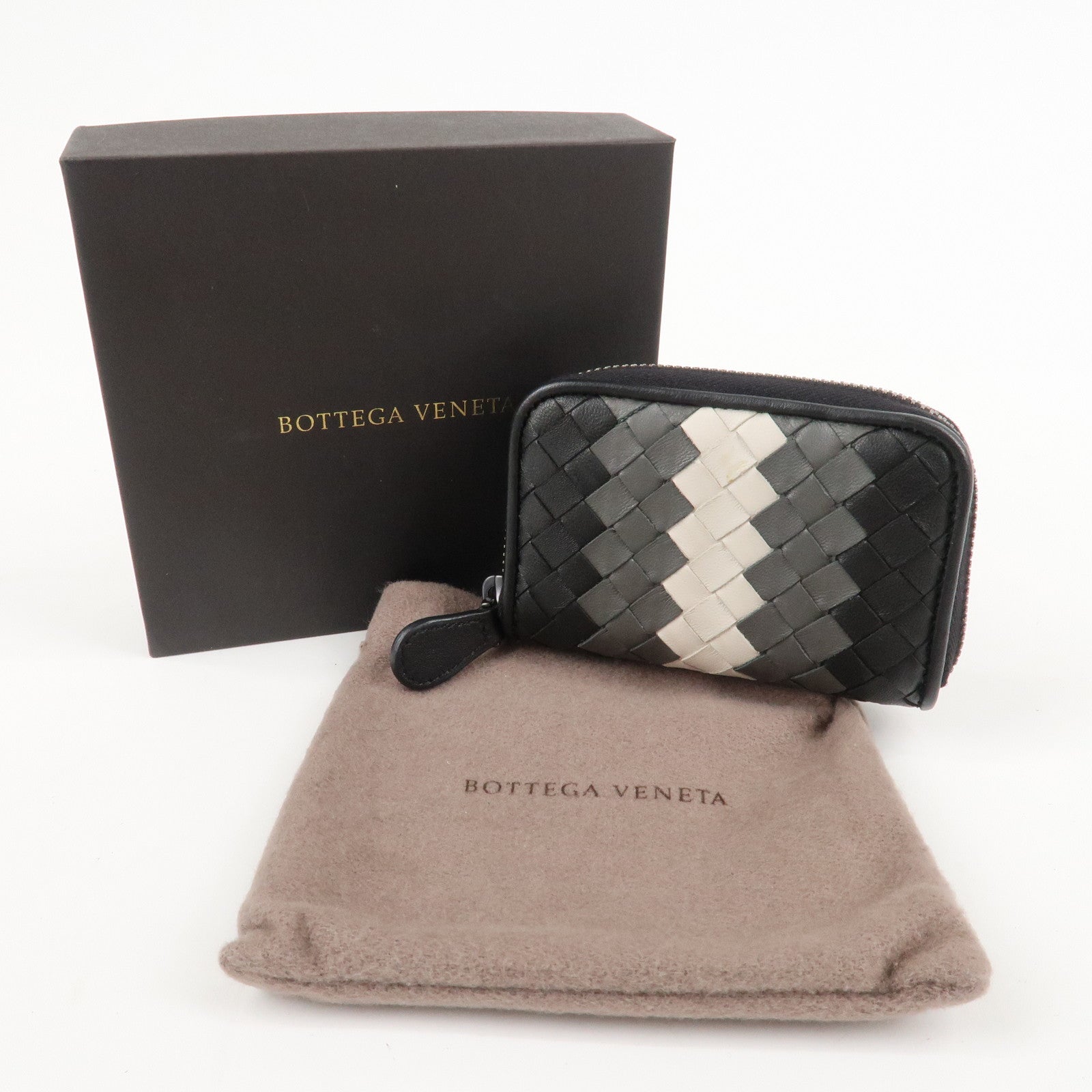 BOTTEGA VENETA Intrecciato Leather Round Coin Case