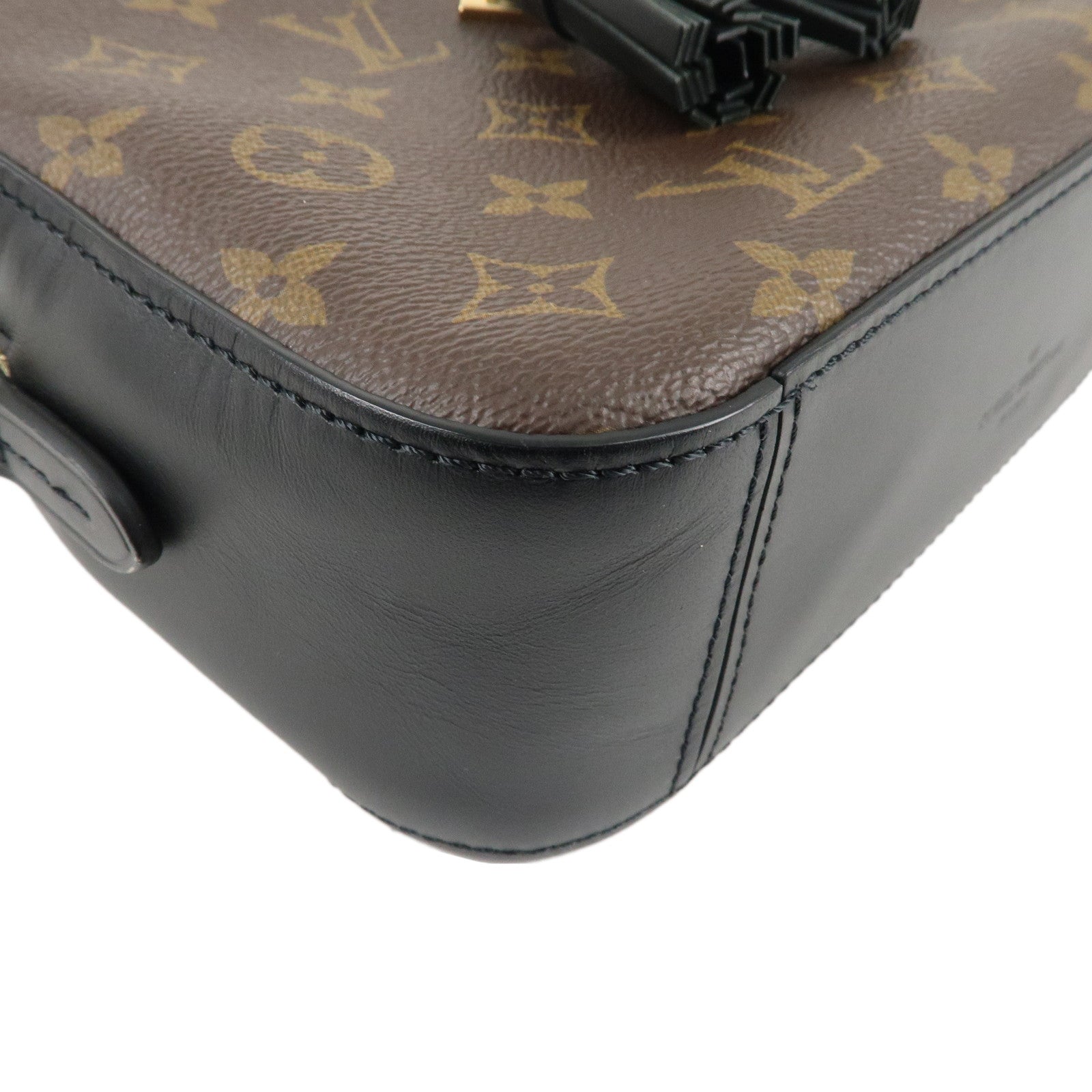 Louis Vuitton Monogram Saintonge Shoulder Bag Noir M43555