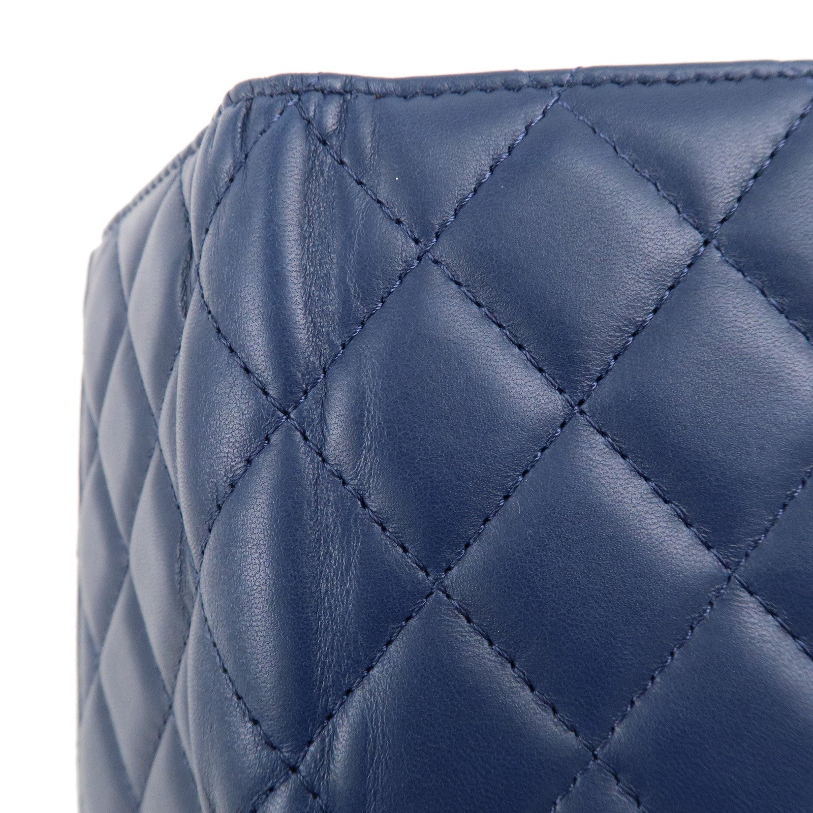 CHANEL Timeless Classic Lamb Skin Pass Case Card Case Navy A82369