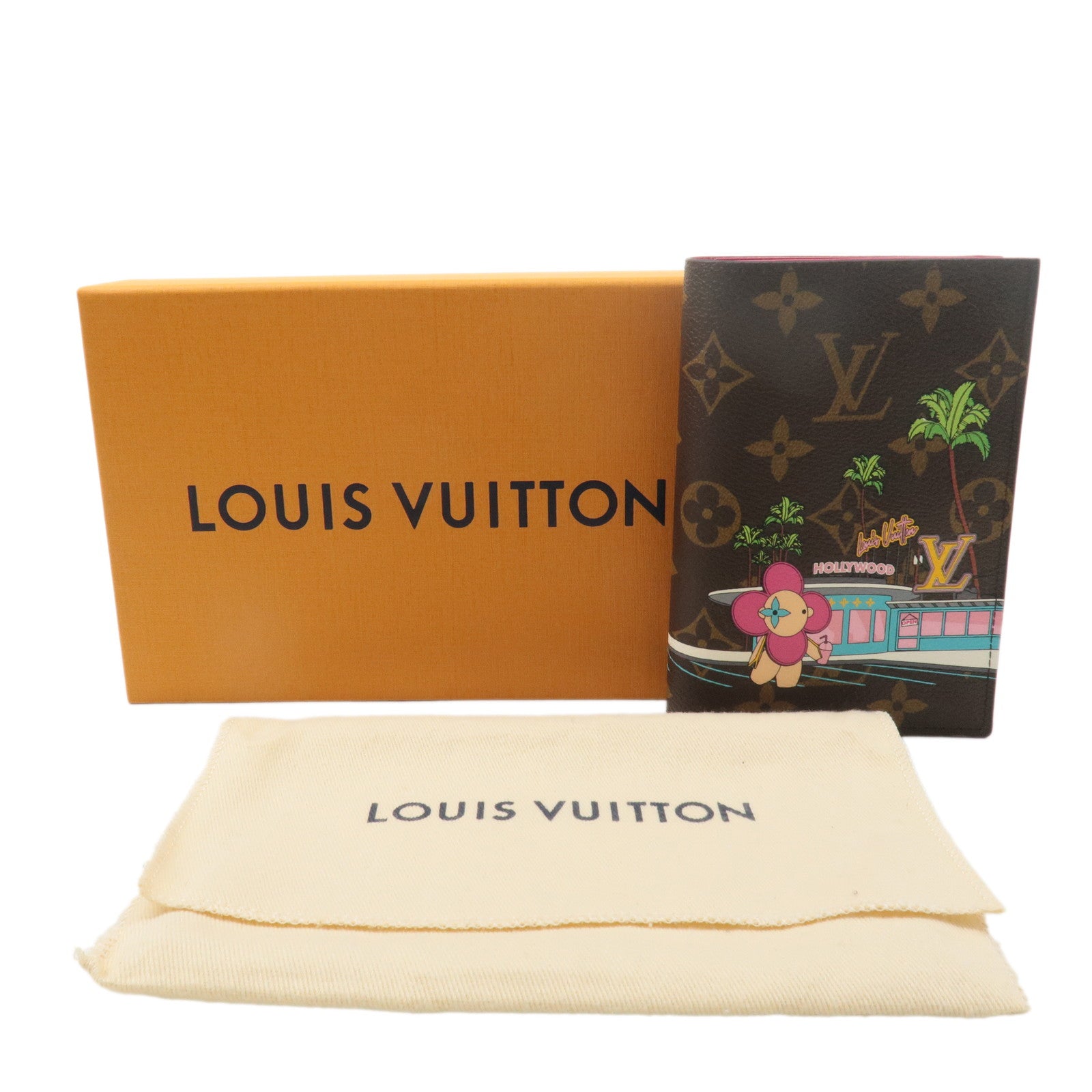 Louis Vuitton Monogram Couverture Vivienne Passport Case M80858