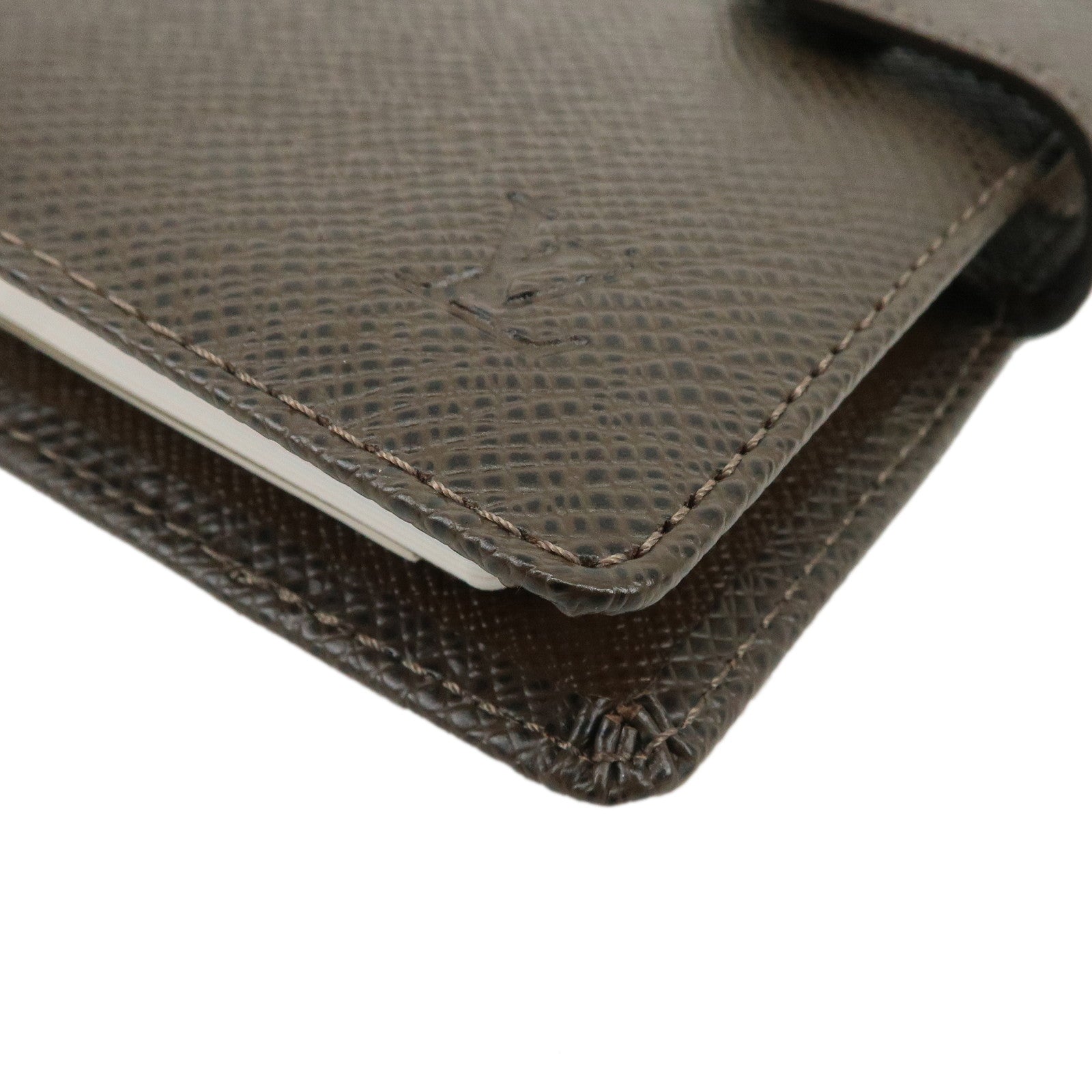 Louis Vuitton Taiga Agenda PM Notebook Cover Epicea R20434