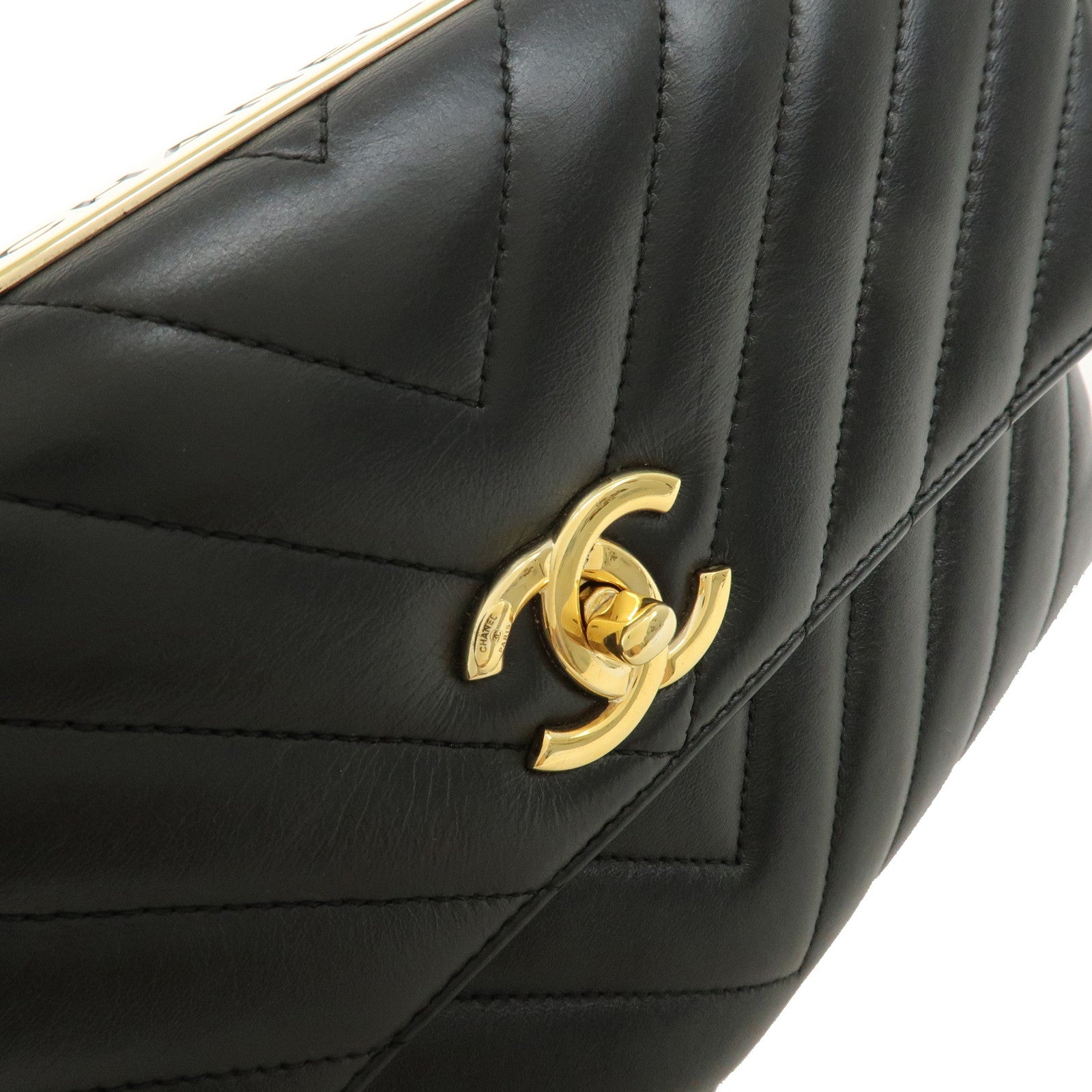 CHANEL V stich Lamb Skin Logo Plated Chain Shoulder Bag Black