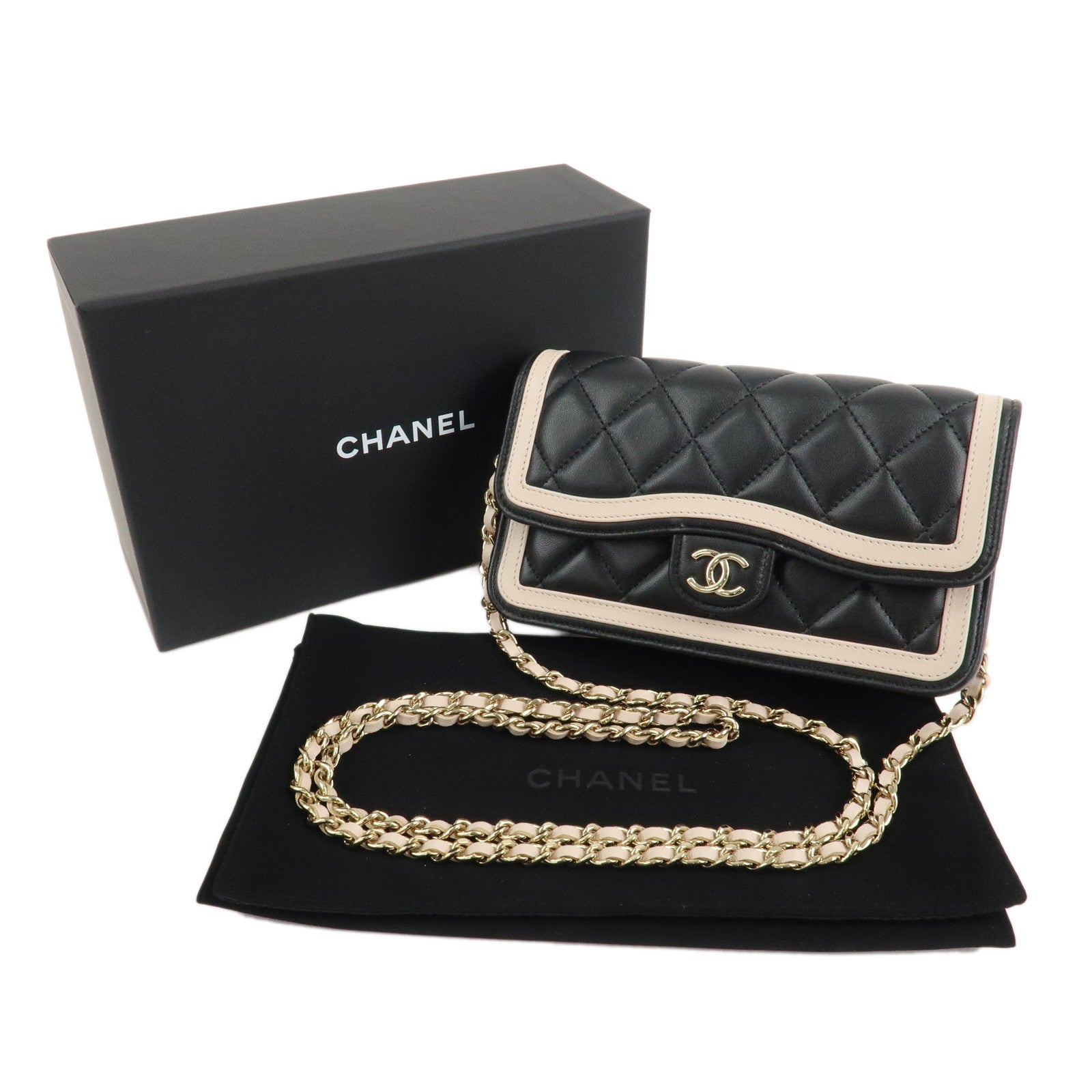 CHANEL Matelasse Lamb Skin Mini Matelasse Shoulder Bag Black Used