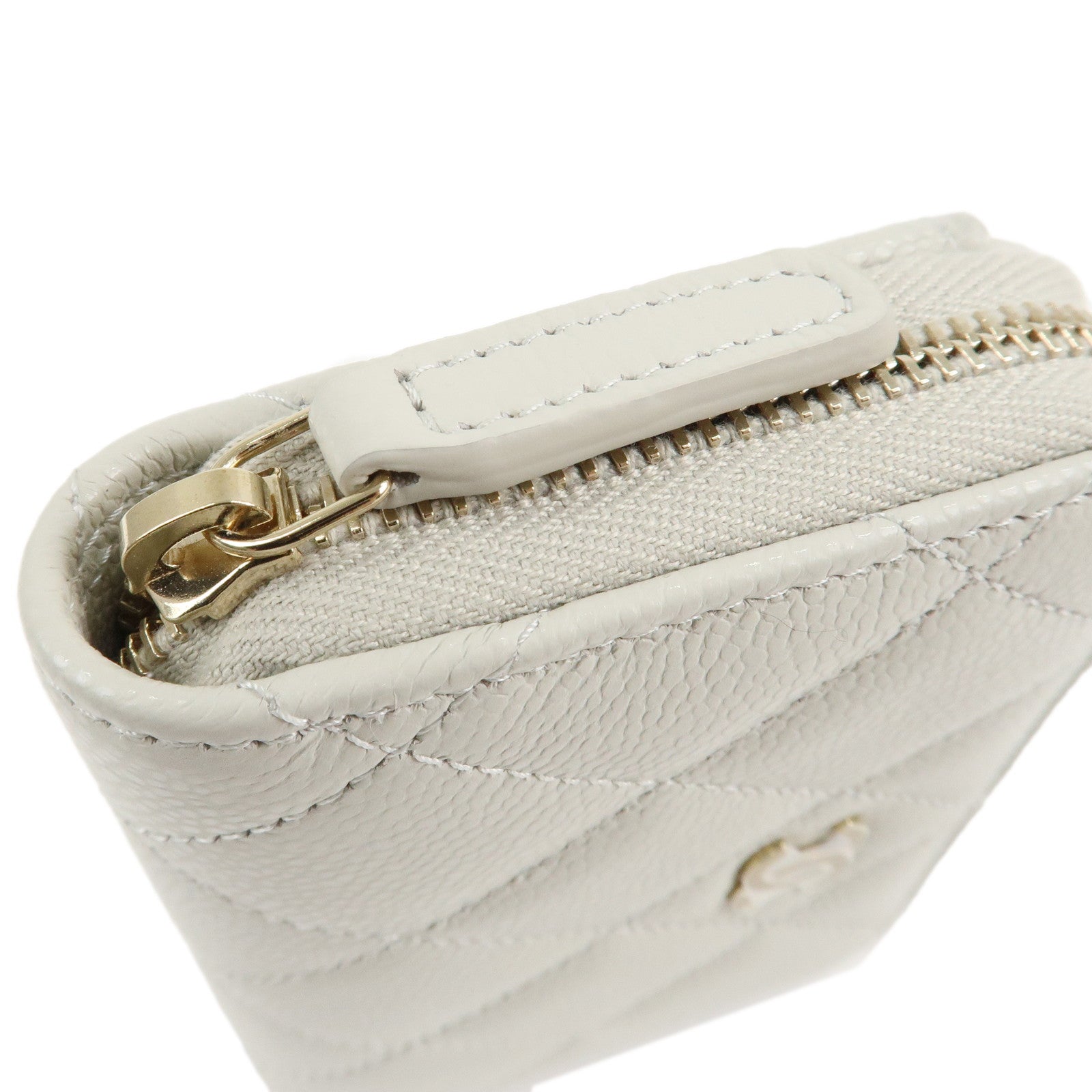 CHANEL Matelasse Caviar Skin Round Zipper Coin Case Ivory AP0216