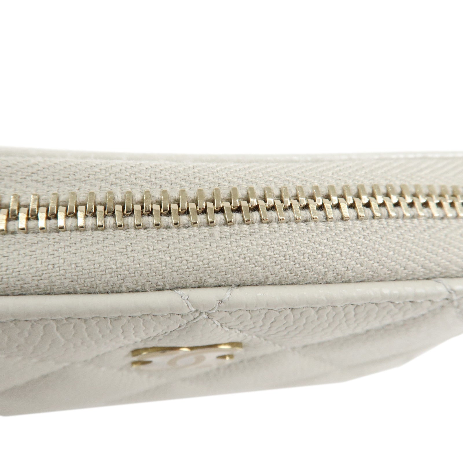 CHANEL Matelasse Caviar Skin Round Zipper Coin Case Ivory AP0216