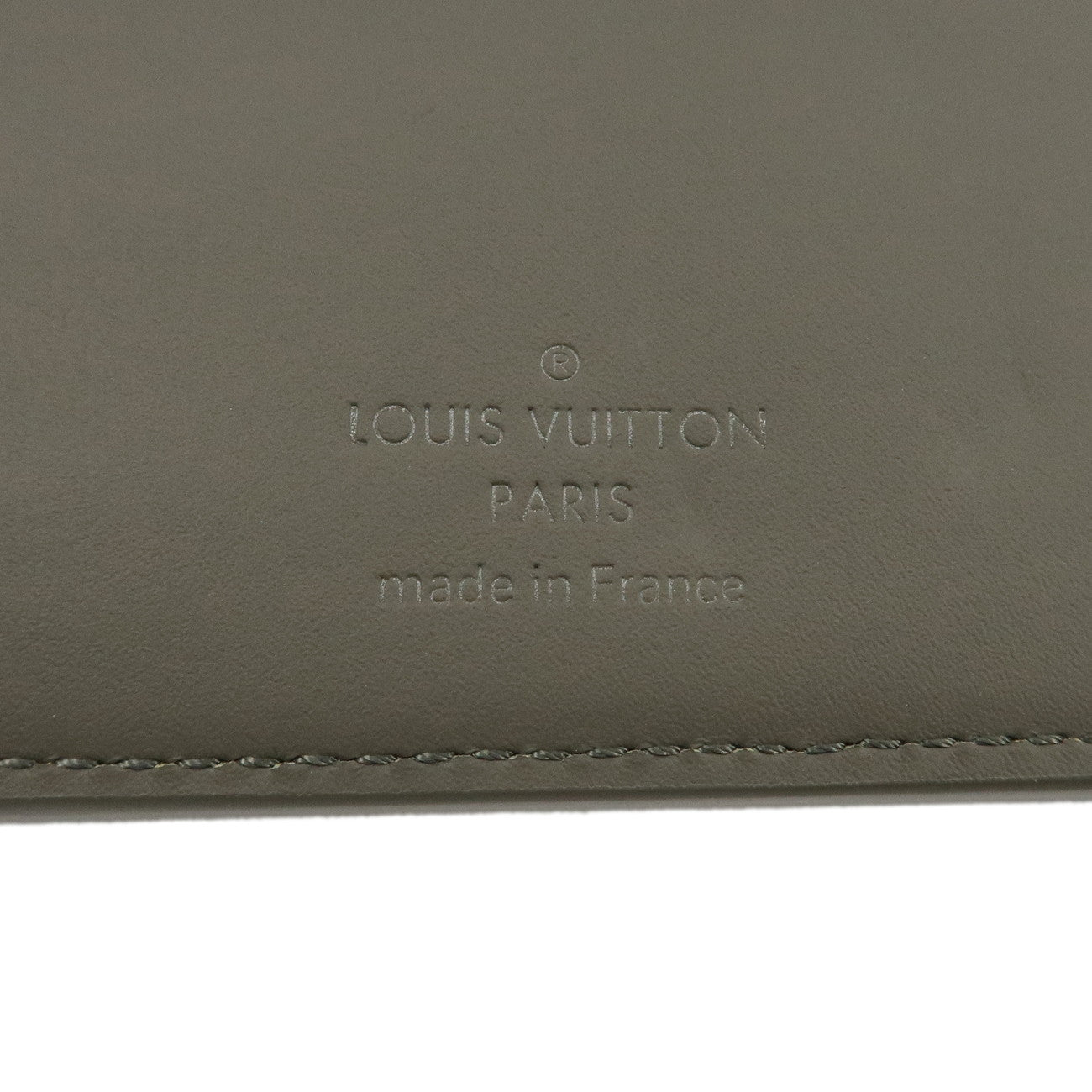 Louis Vuitton Aerogram Portefeuille Multiple Wallet Gray M81026