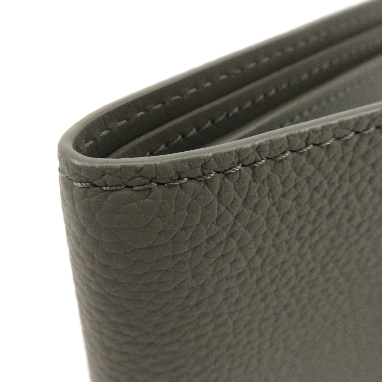 Louis Vuitton Aerogram Portefeuille Multiple Wallet Gray M81026