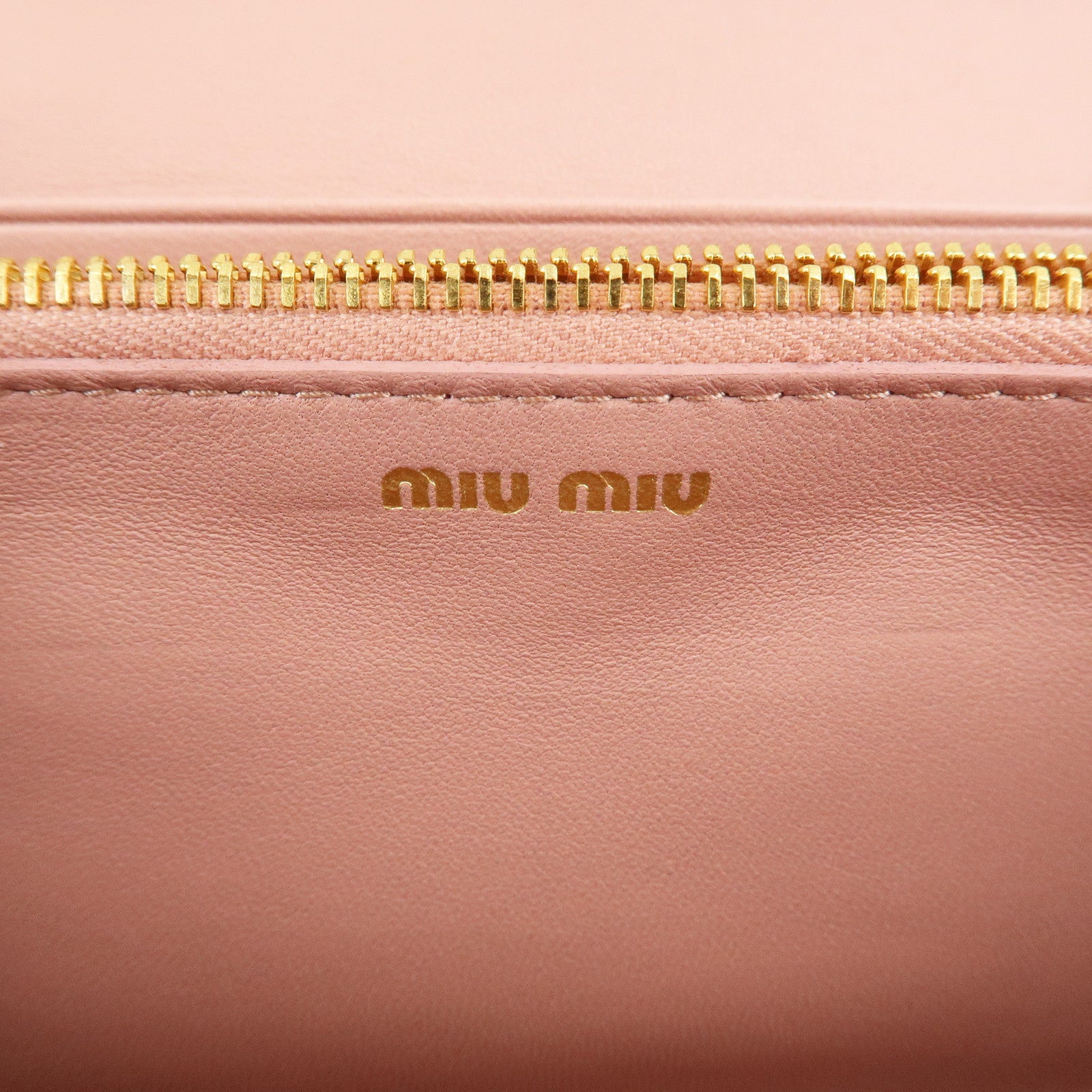 MIU MIU Matelasse MIU’C Bijou Leather Hook Long Wallet Pink 5MH109 Used