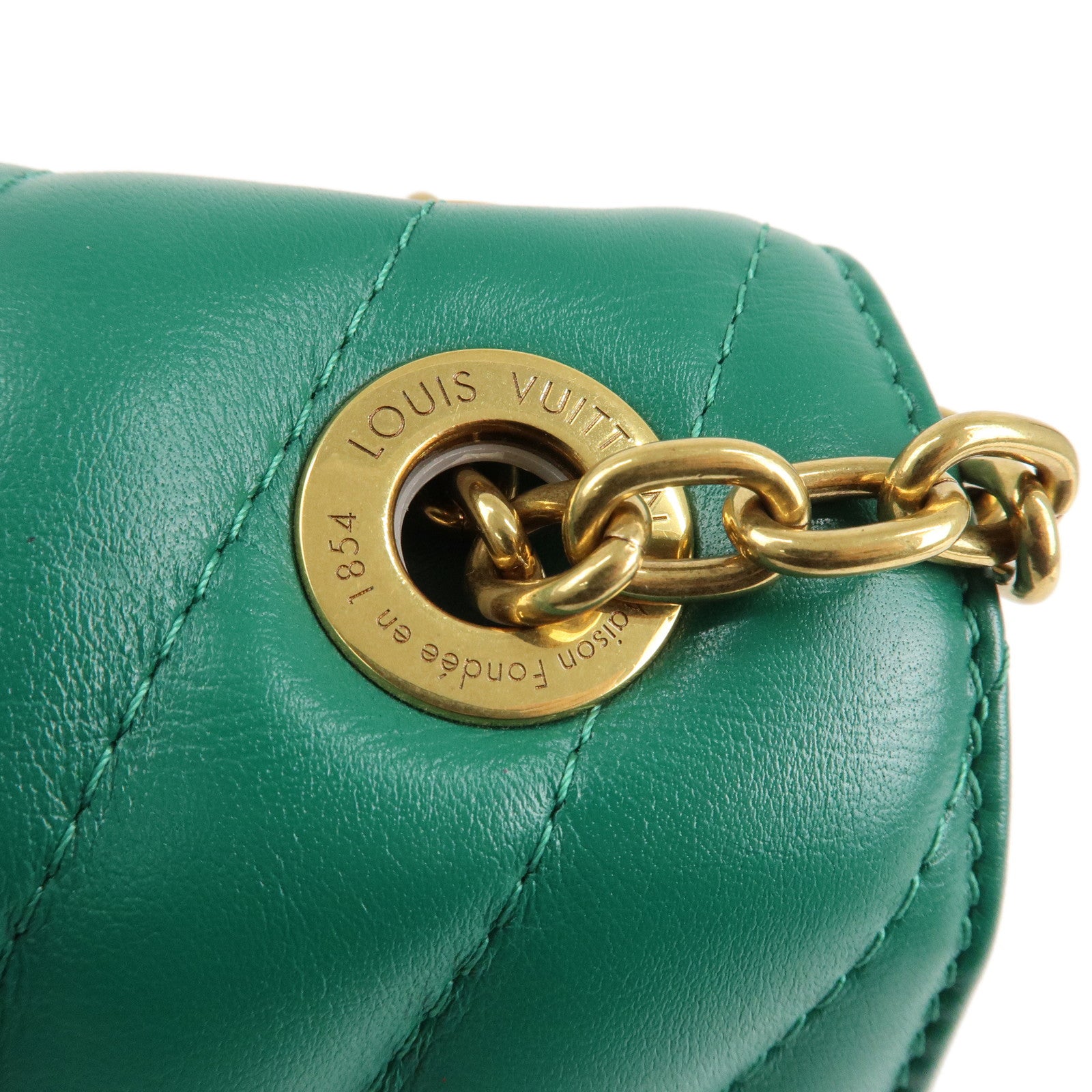 Louis Vuitton New Wave Chain Shoulder Bag Green M58664