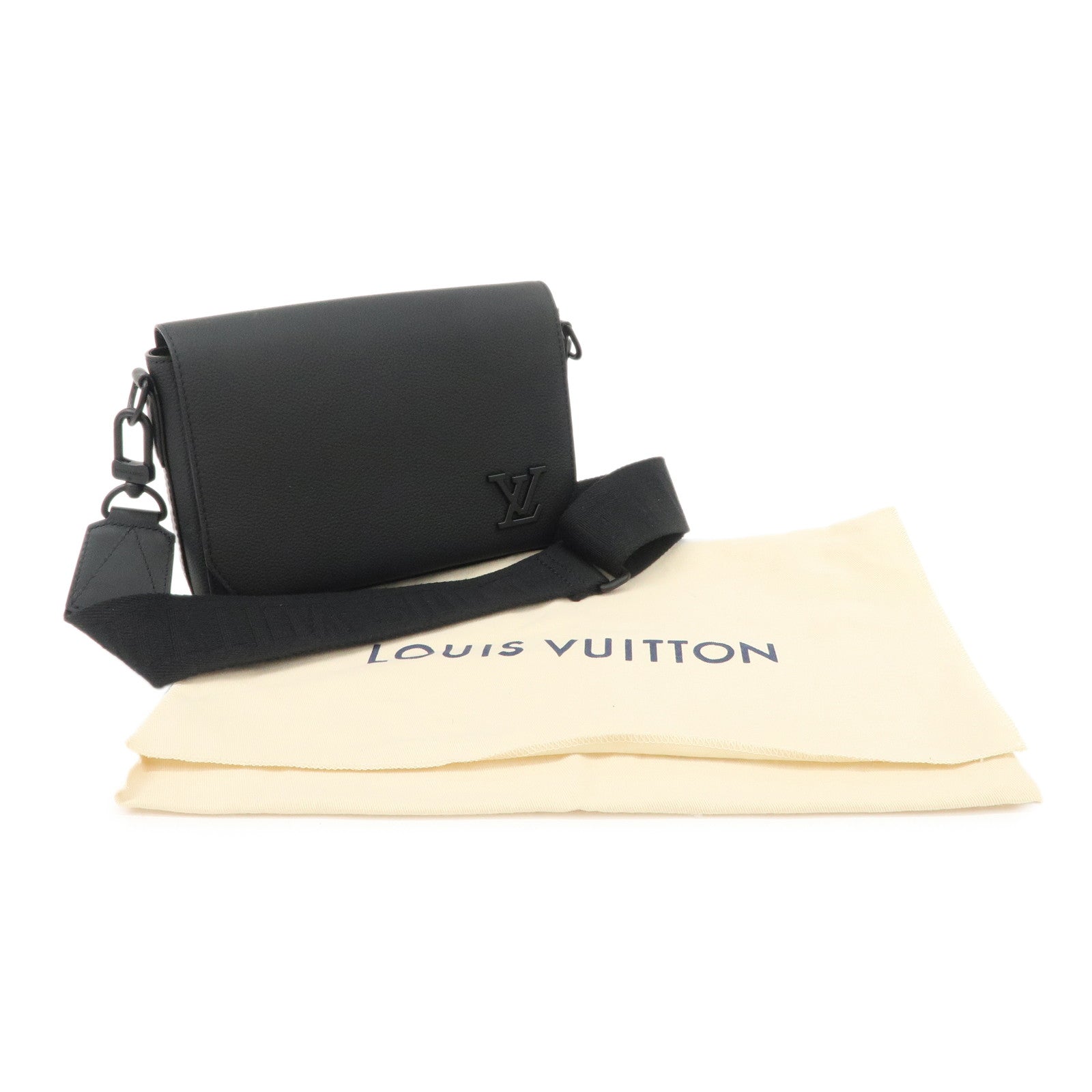 Louis Vuitton Aerogram Takeoff Messenger PM Bag Noir M24769