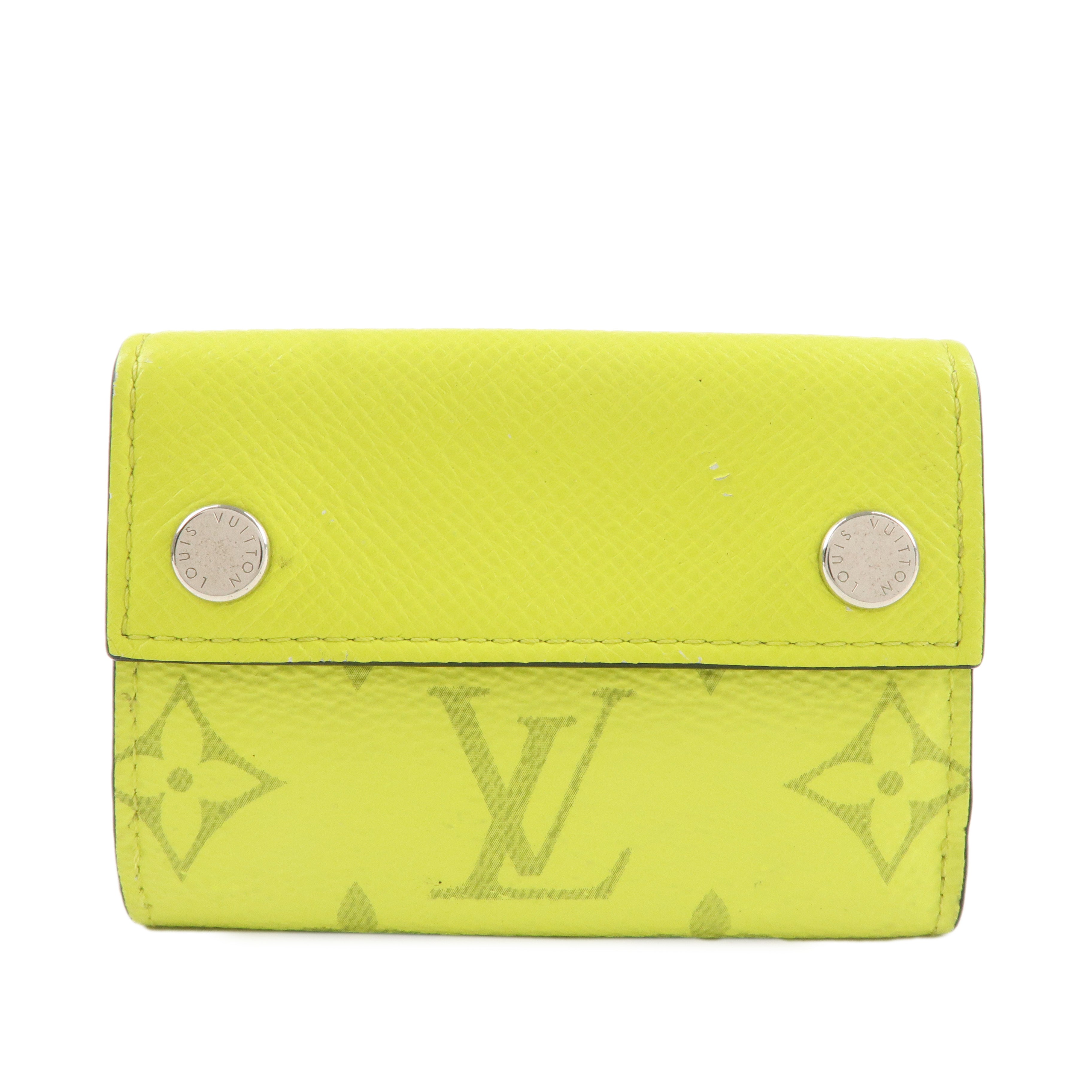 Louis Vuitton Taigalama Discovery Compact Wallet Jaune M67629