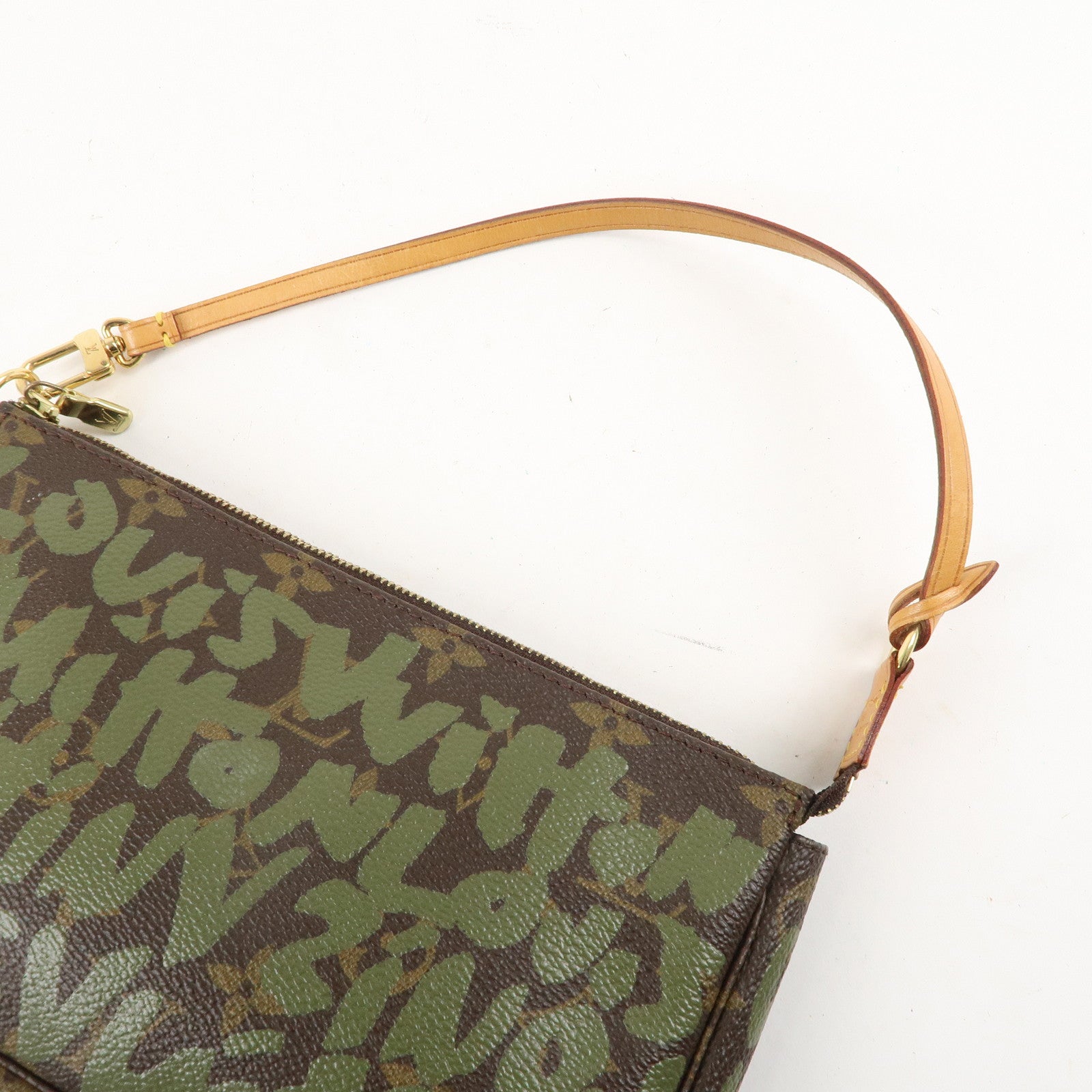 Louis Vuitton Monogram Graffiti Pochette Accessoires M92191