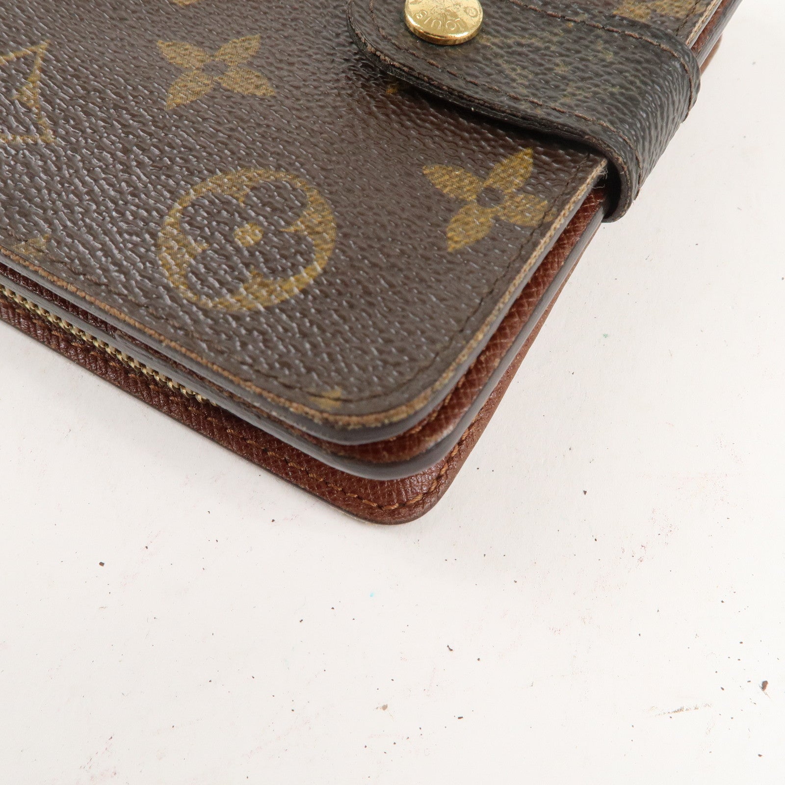 Louis Vuitton Monogram Compact Zip Small Wallet Brown M61667