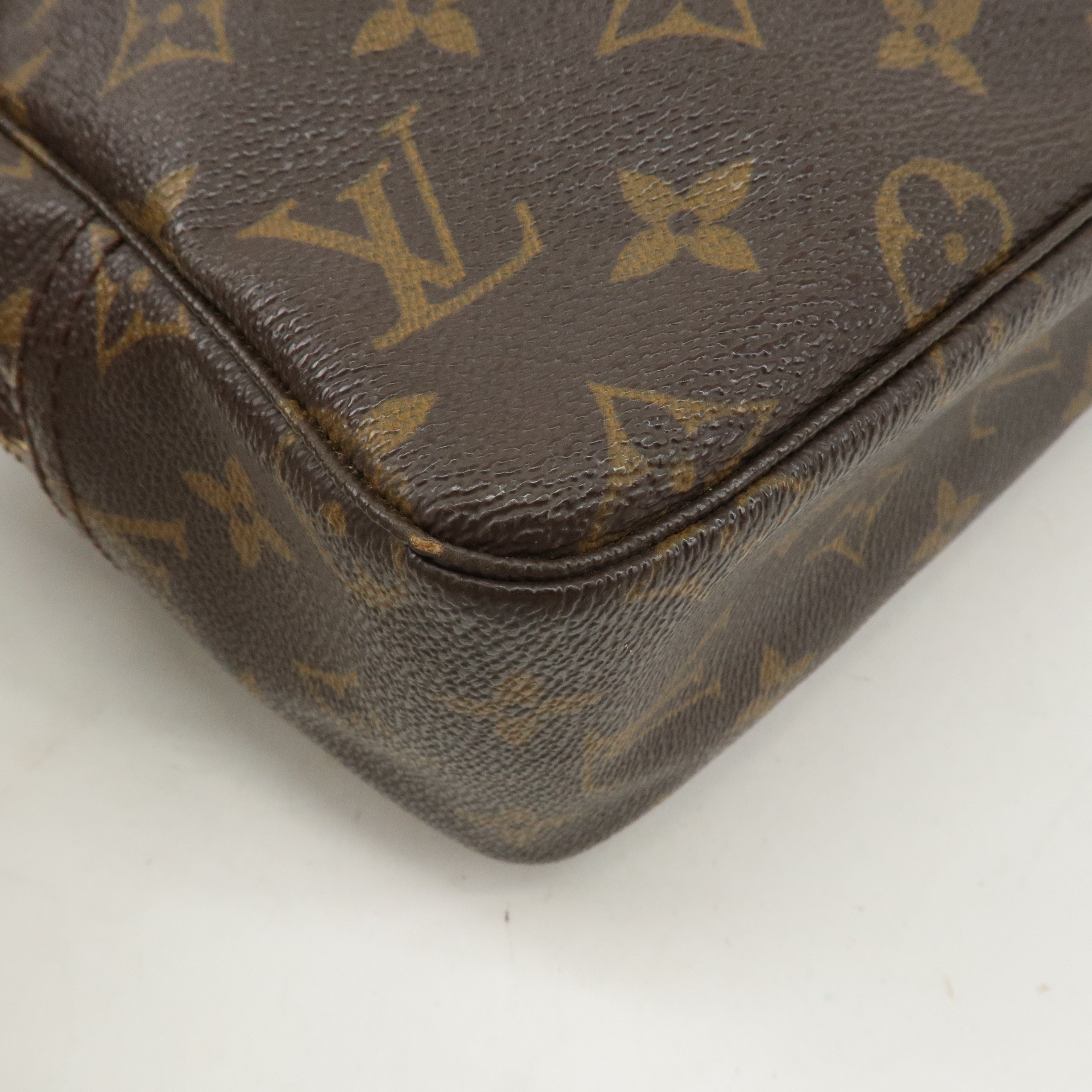 Louis Vuitton Monogram Trousse Toilette 28 Cosmetic Pouch M47522